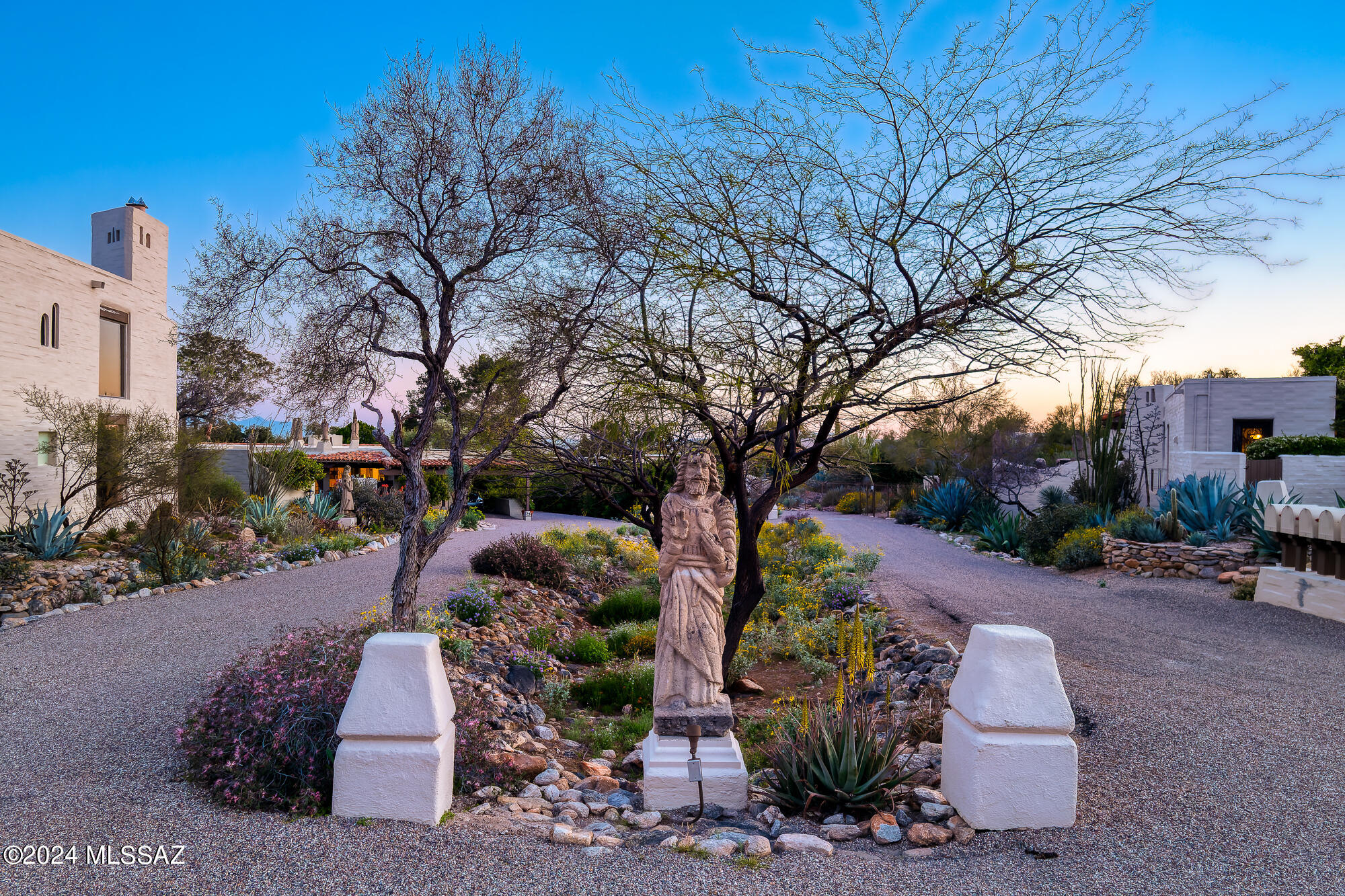 2600 E Skyline Drive 9