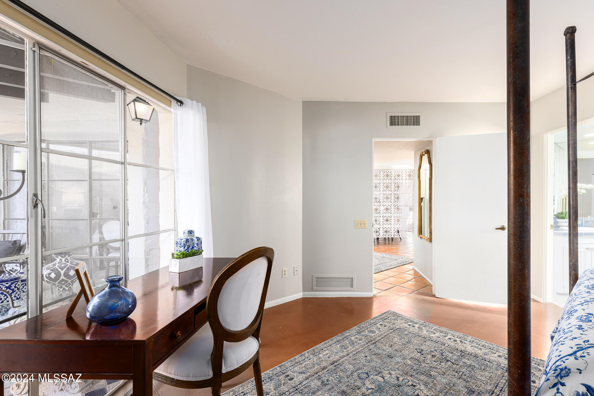 2600 E Skyline Drive 9