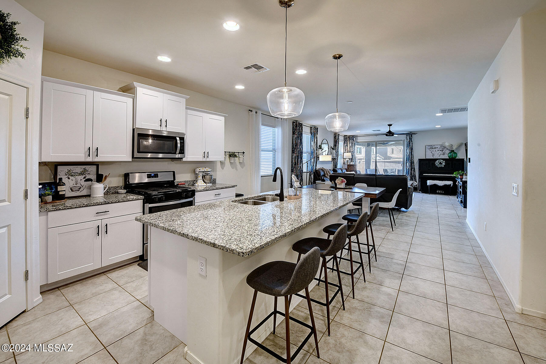 959 W Calle Nicoya