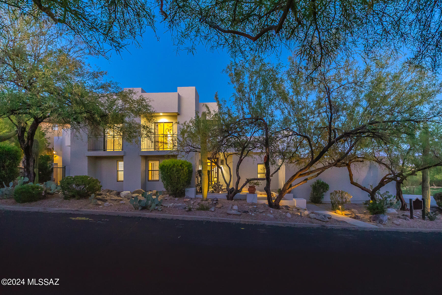 6212 N Desert Moon Loop