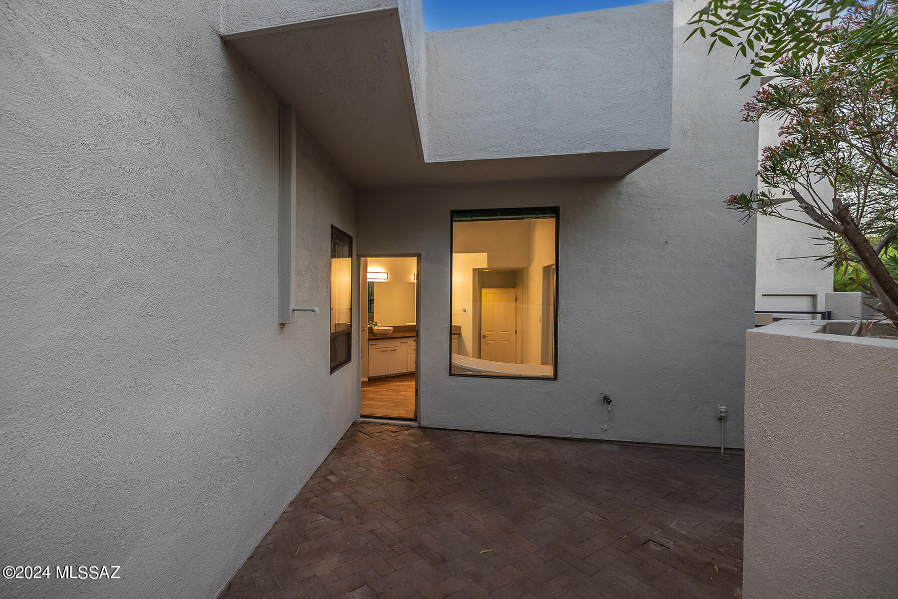 6212 N Desert Moon Loop