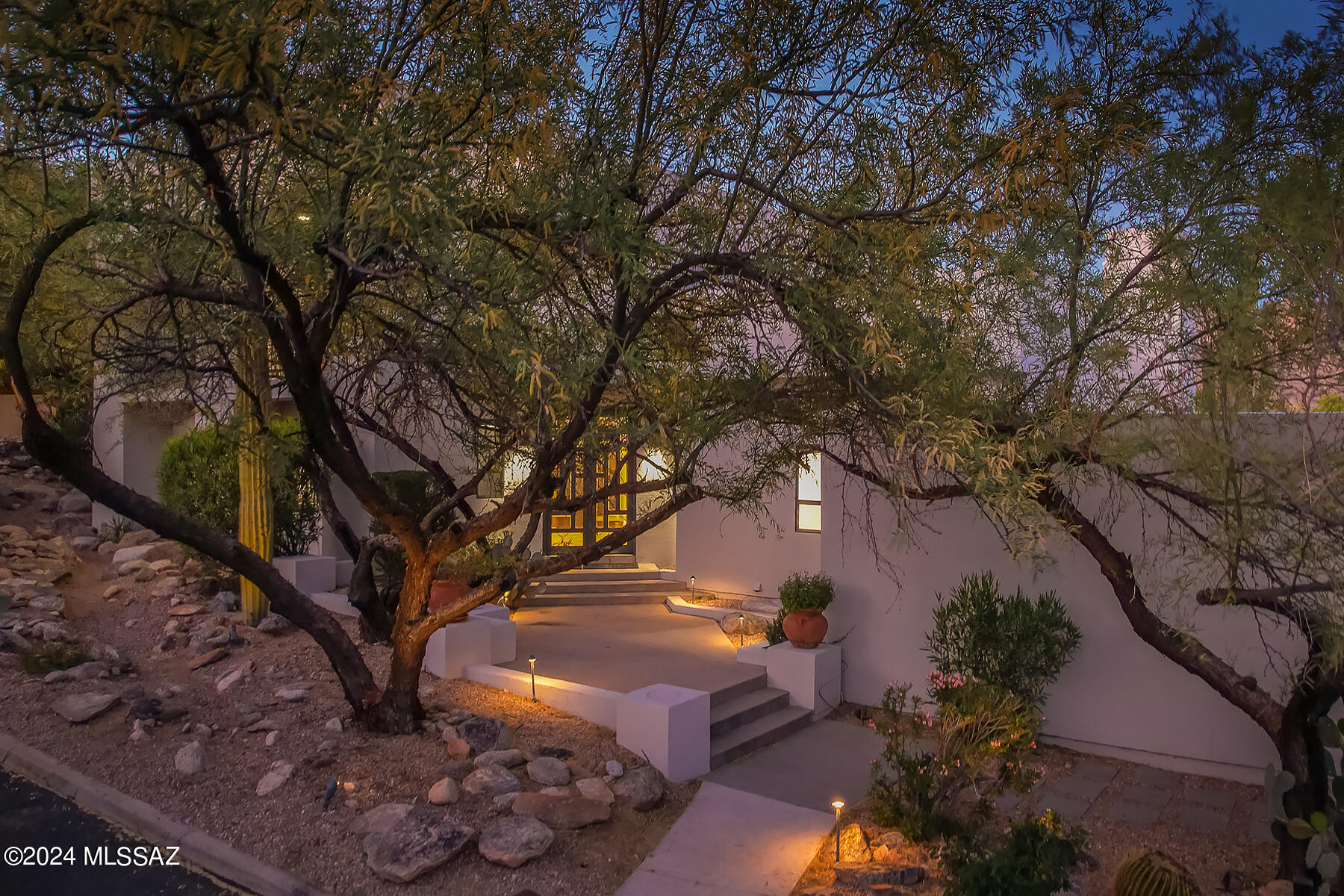 6212 N Desert Moon Loop