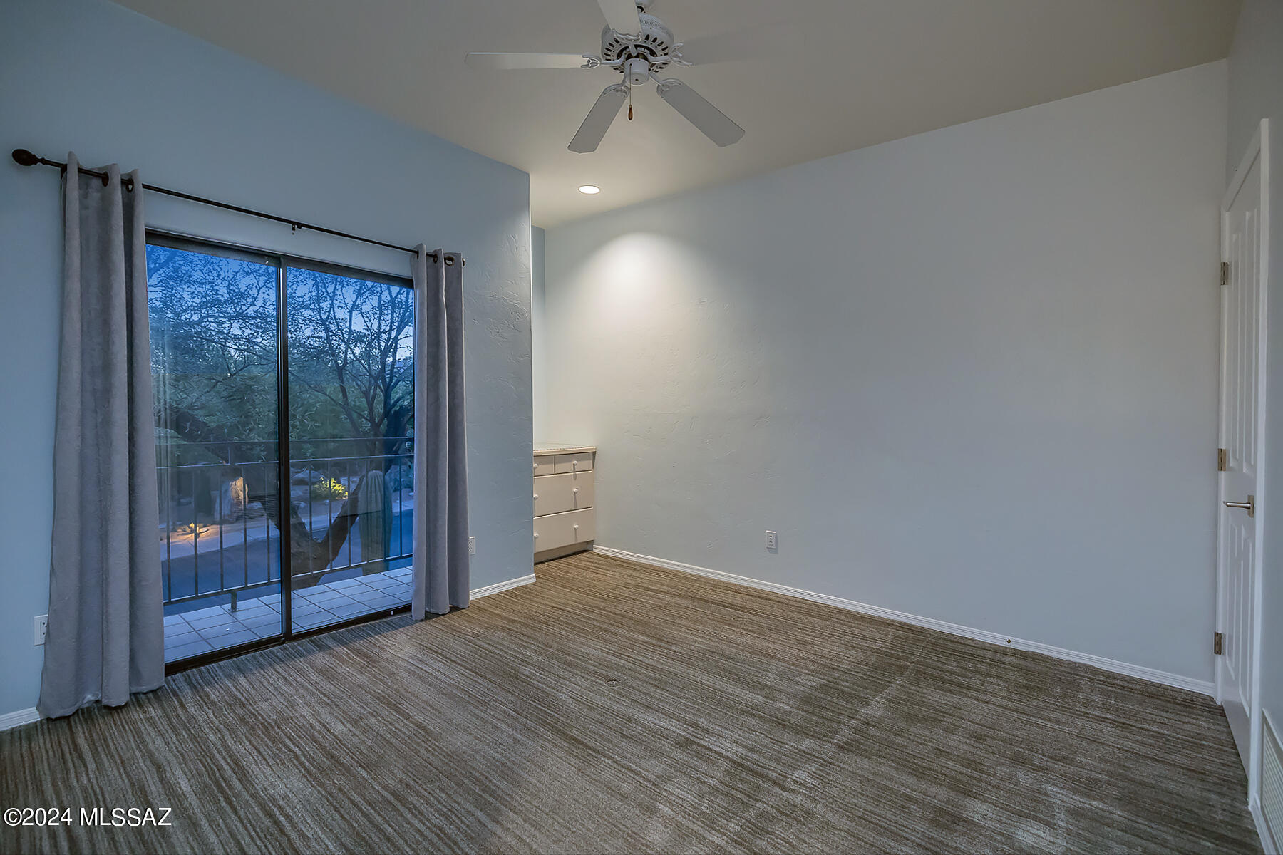 6212 N Desert Moon Loop