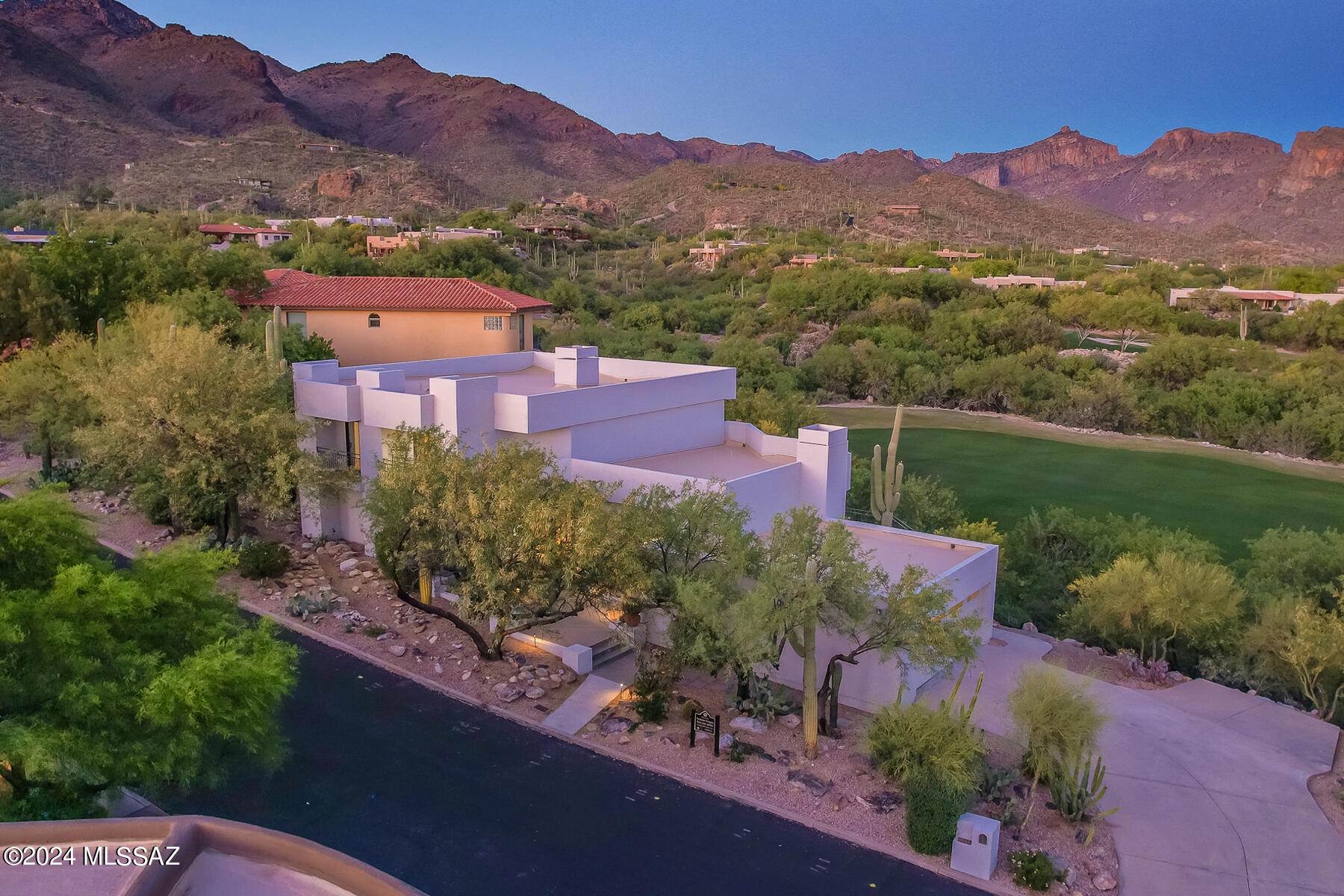 6212 N Desert Moon Loop