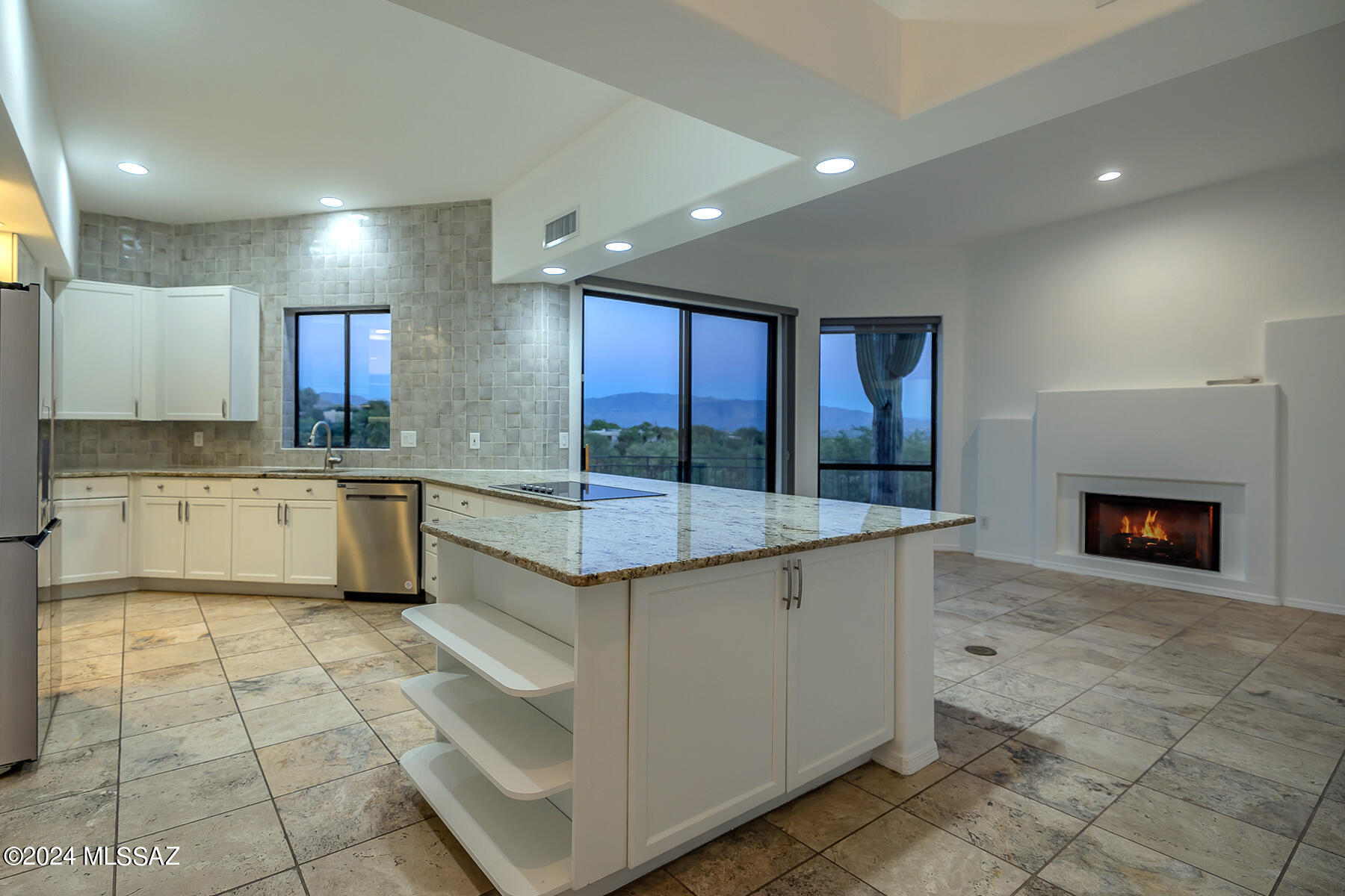 6212 N Desert Moon Loop