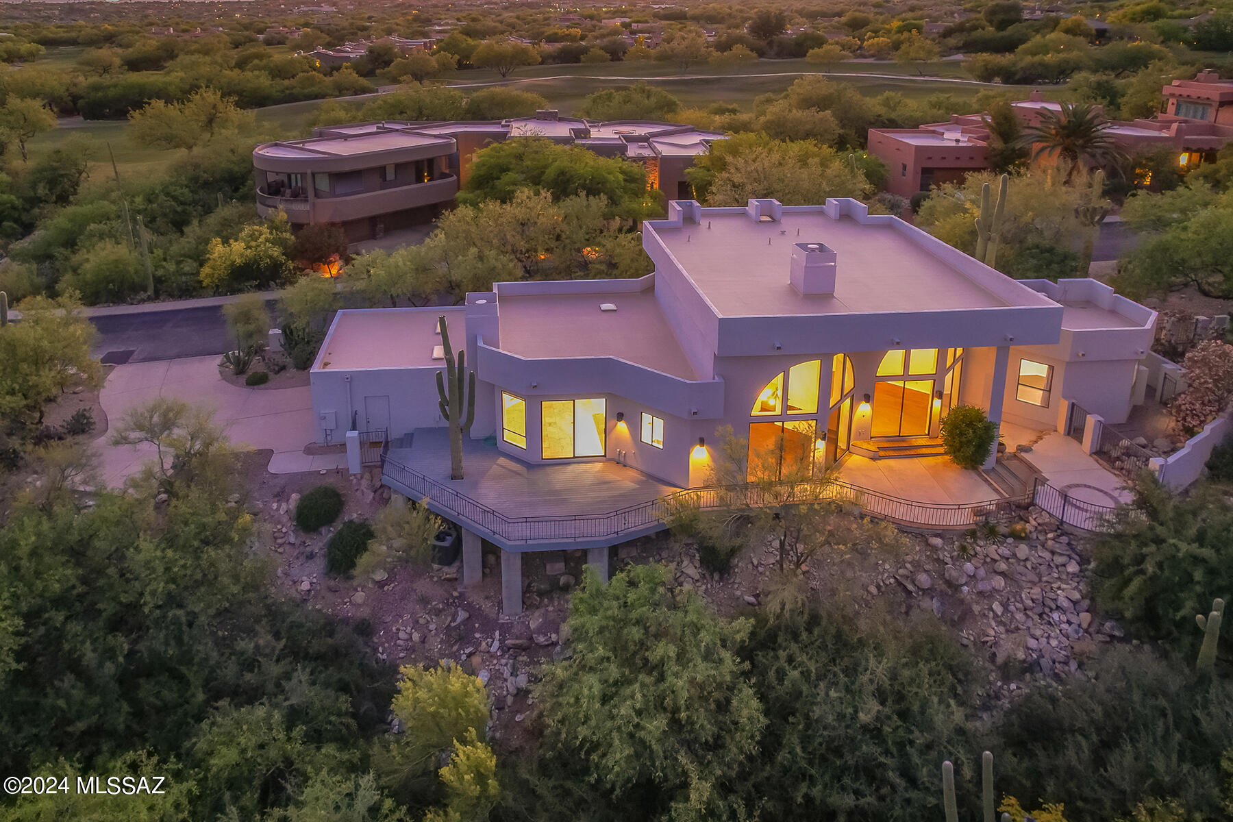 6212 N Desert Moon Loop
