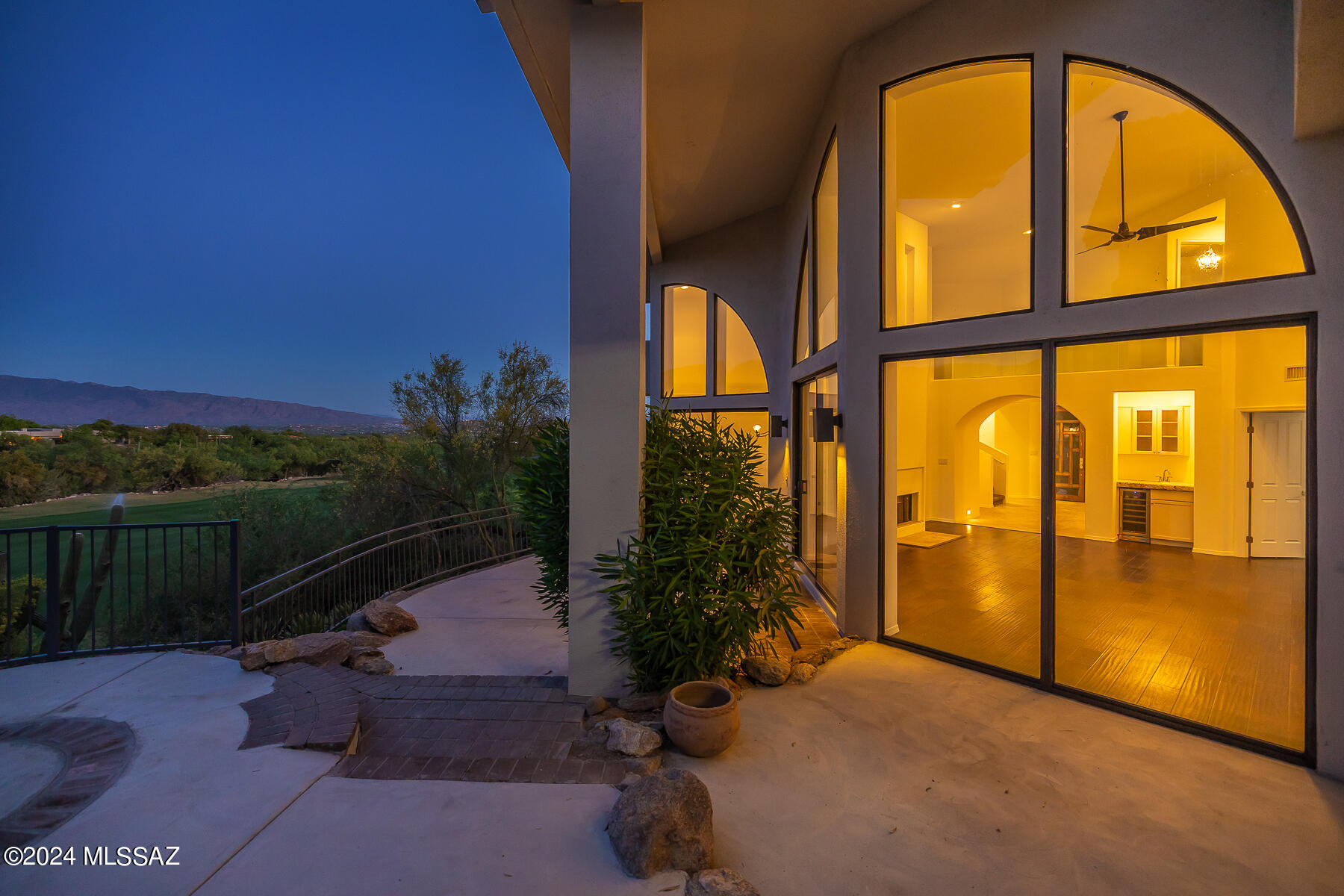 6212 N Desert Moon Loop
