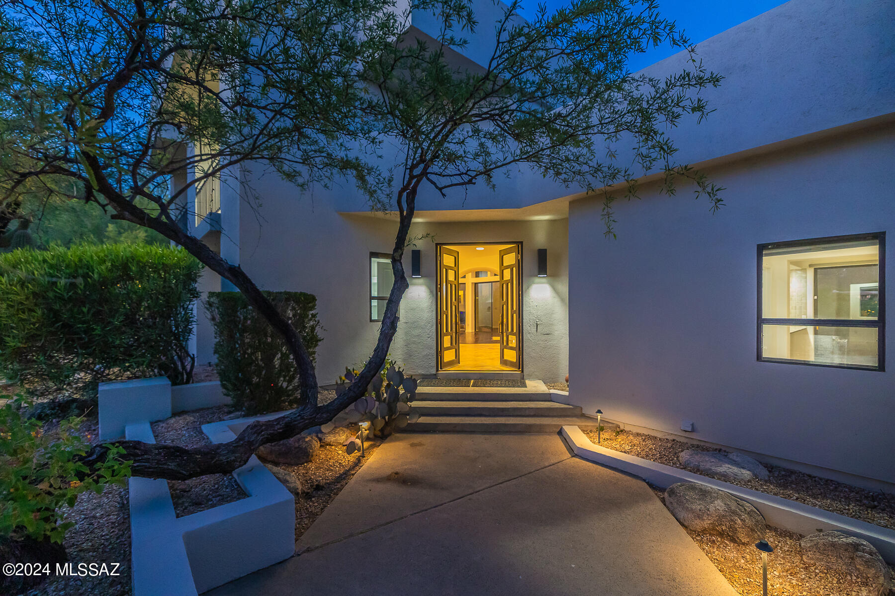 6212 N Desert Moon Loop
