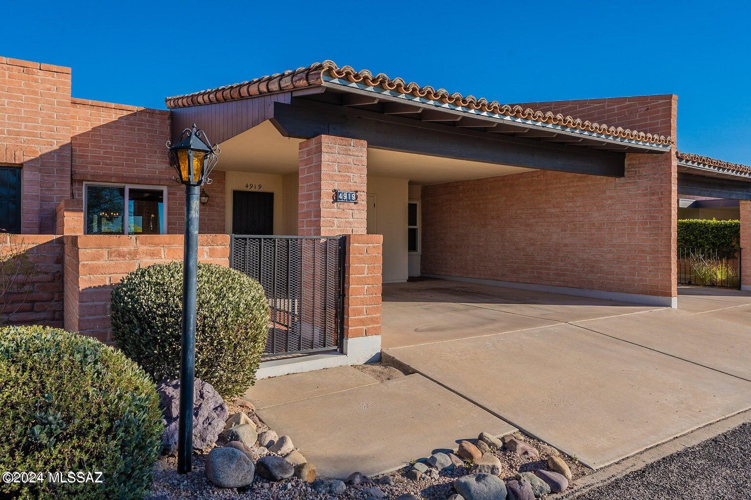 4919 E Placita Arenosa
