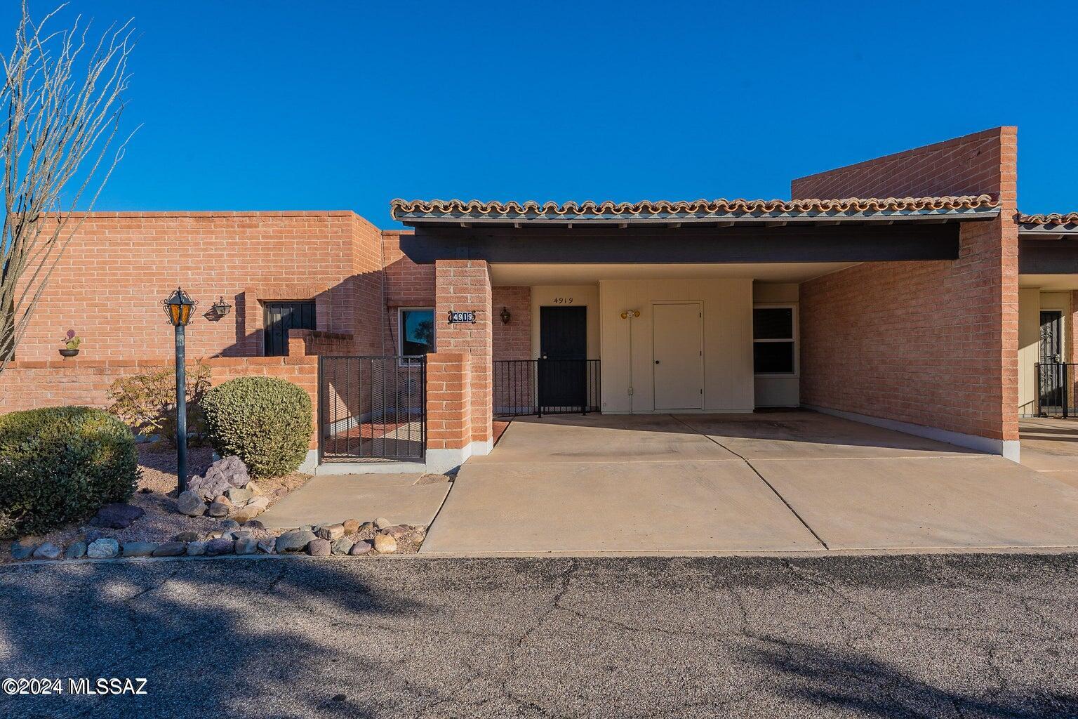 4919 E Placita Arenosa