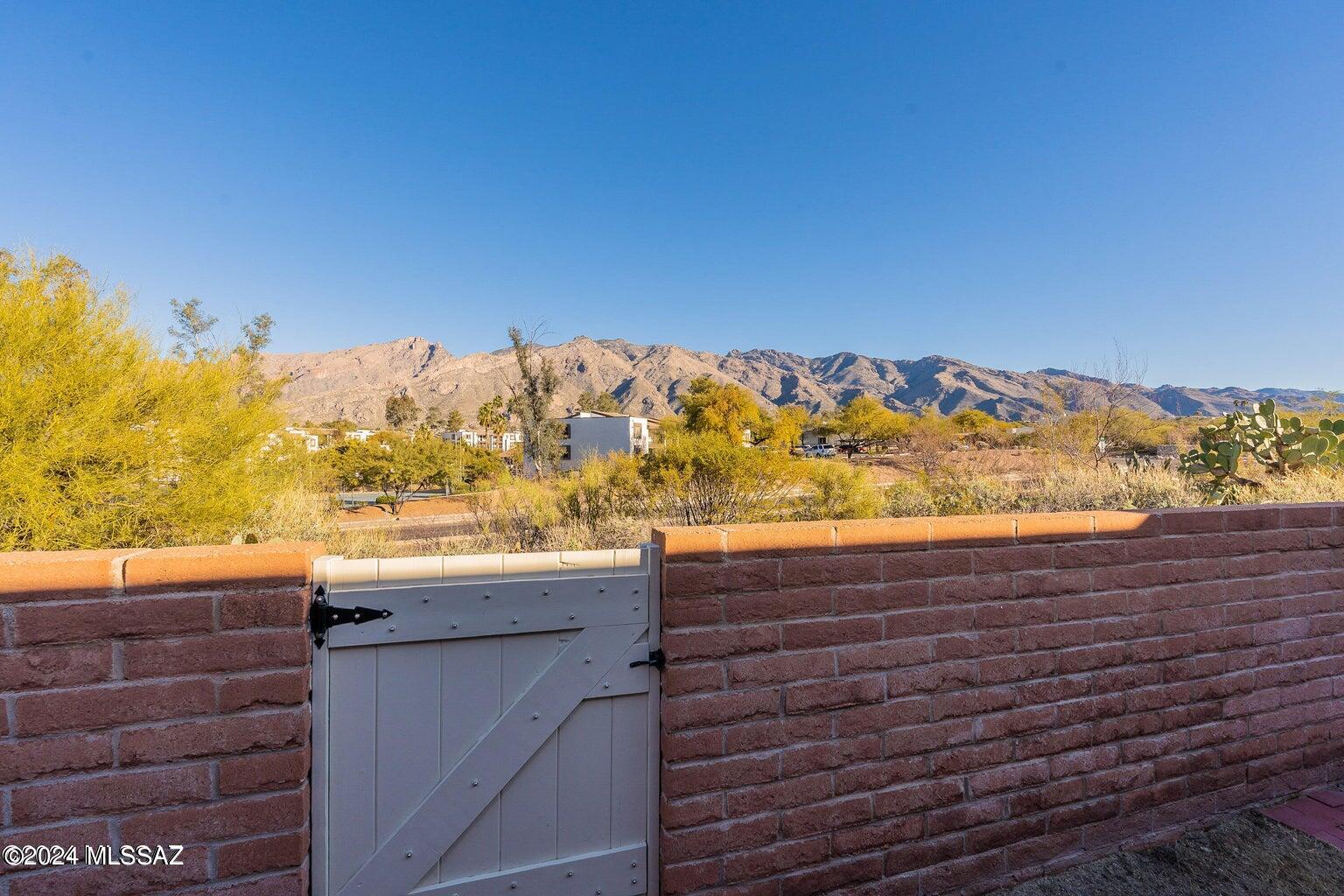 4919 E Placita Arenosa