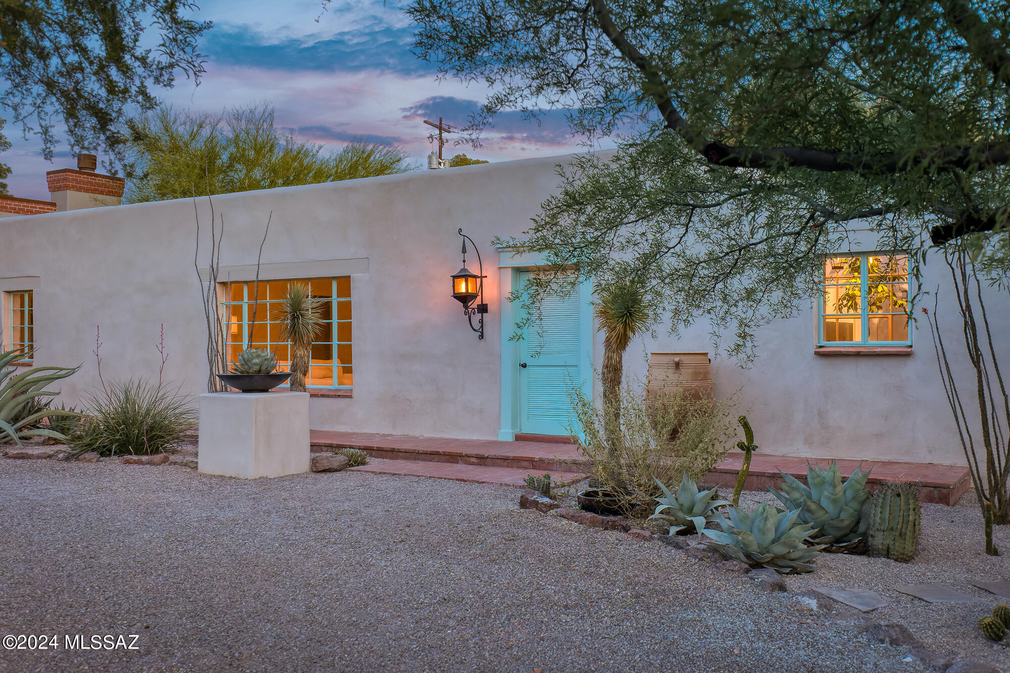 3806 E Calle Cortez