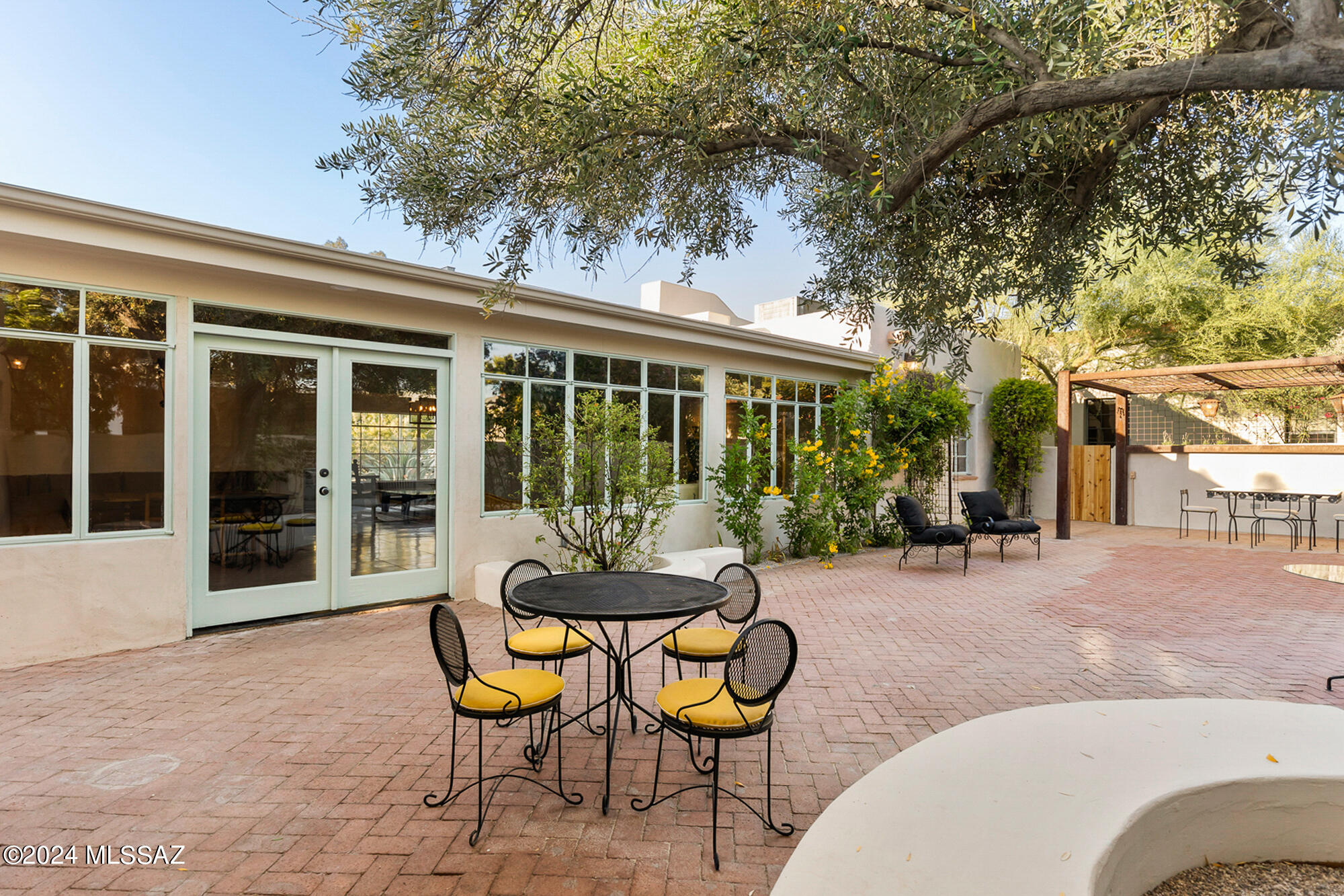 3806 E Calle Cortez