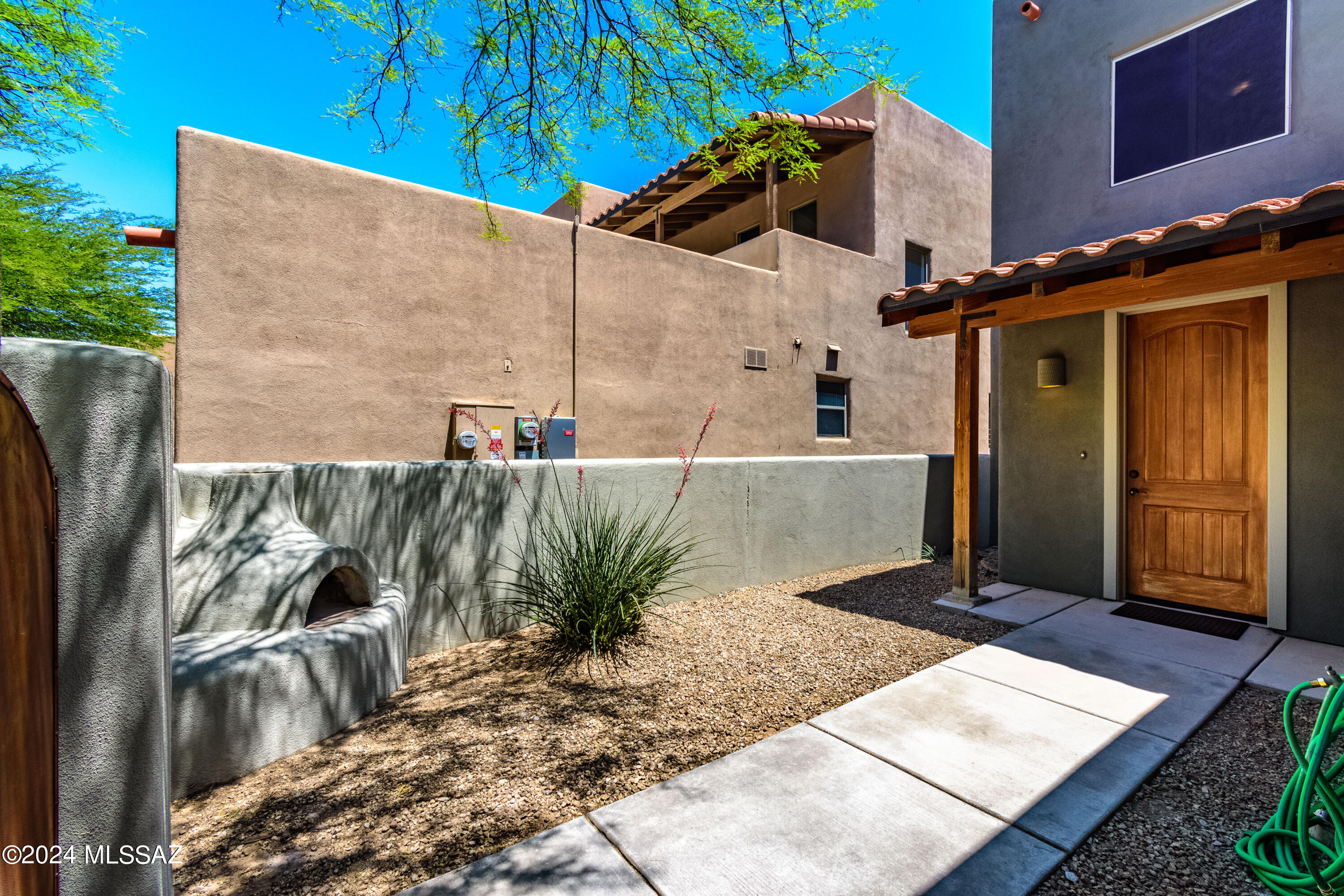 2632 N Sahuara Place