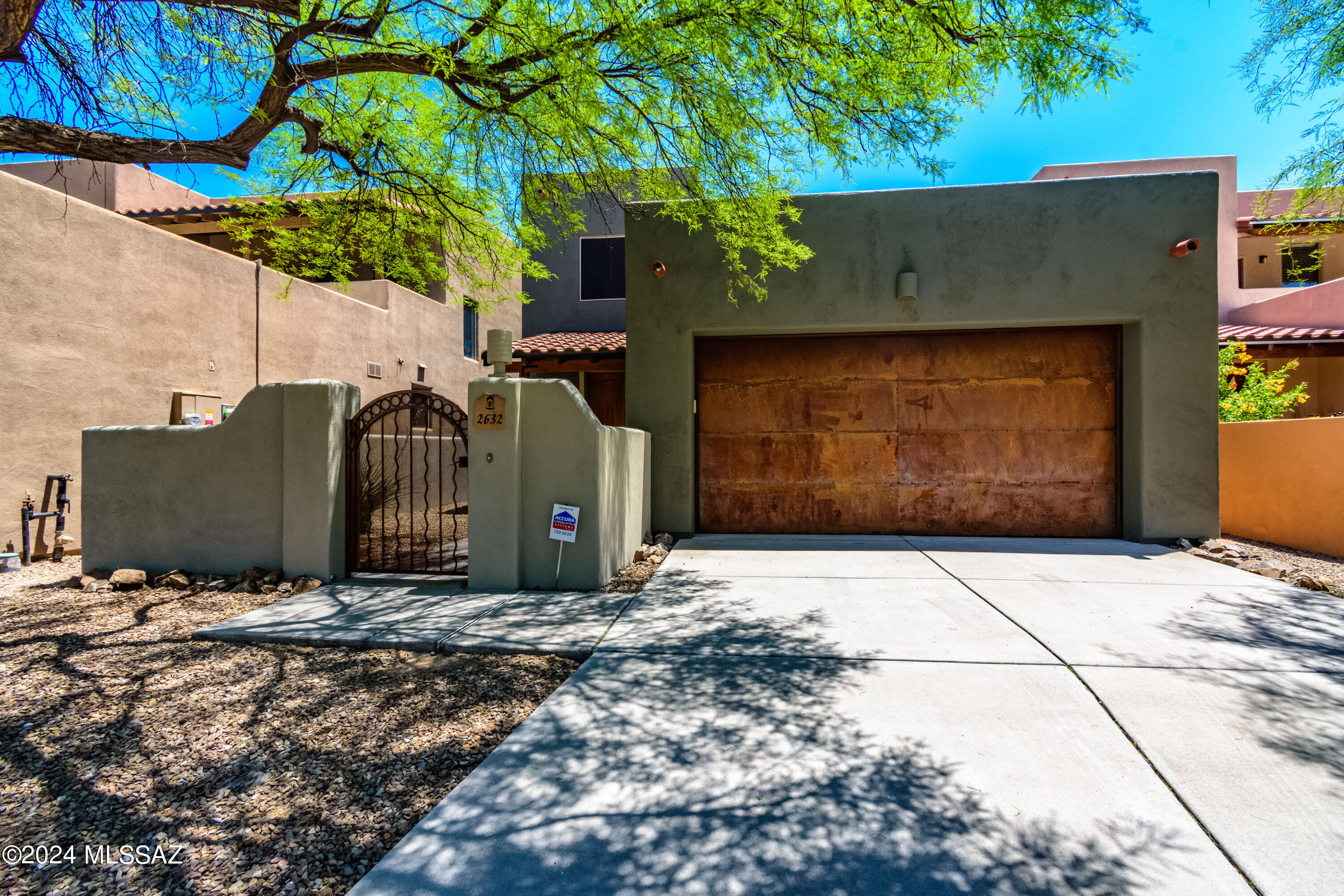 2632 N Sahuara Place