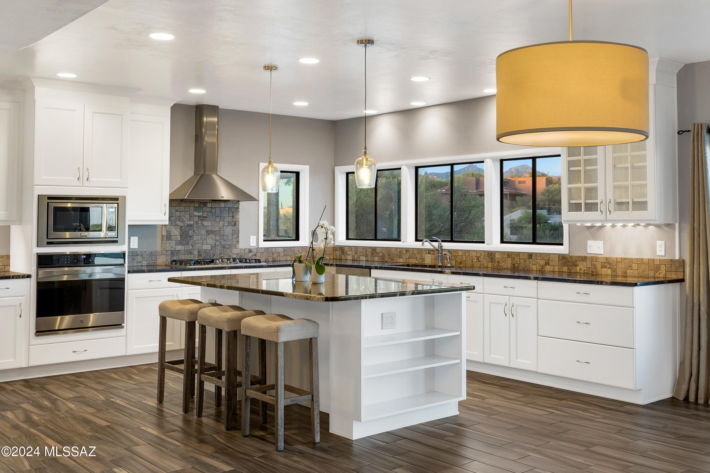 5540 E Paseo Cimarron