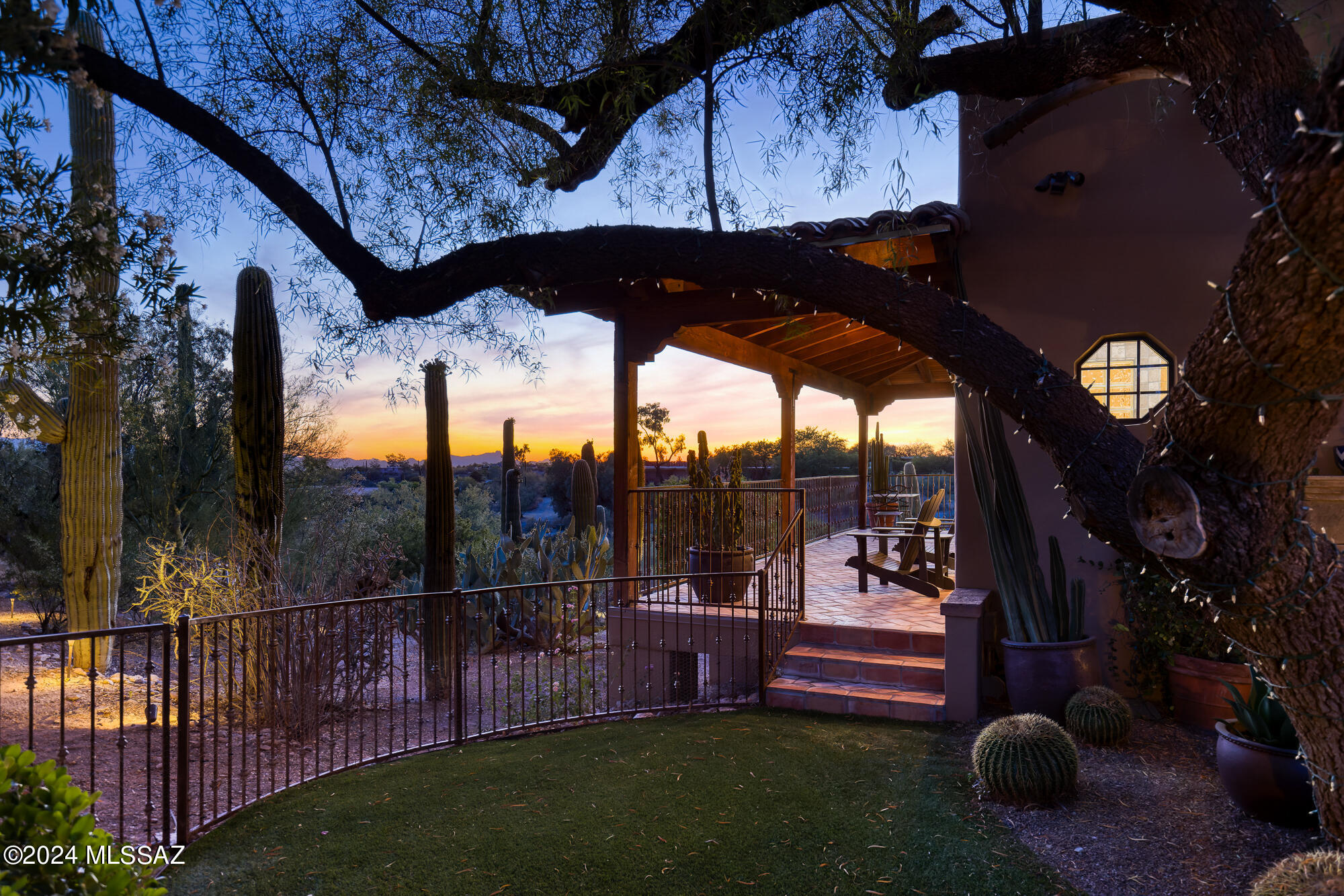4919 N La Lomita