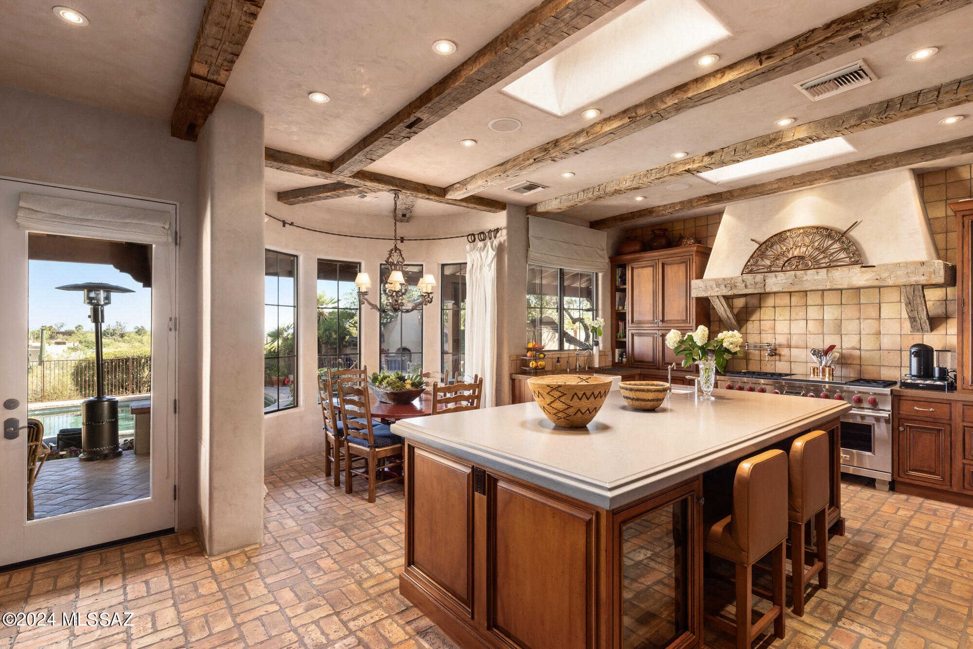 4919 N La Lomita