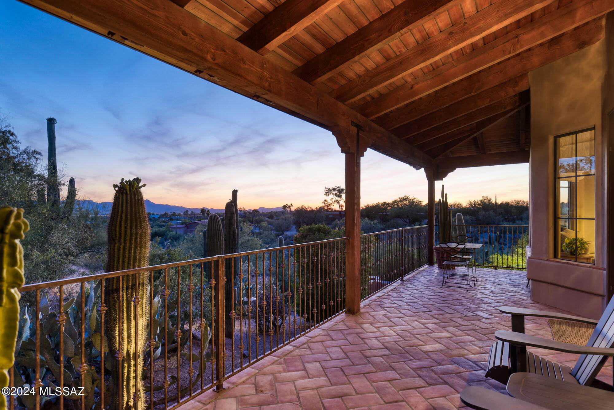 4919 N La Lomita
