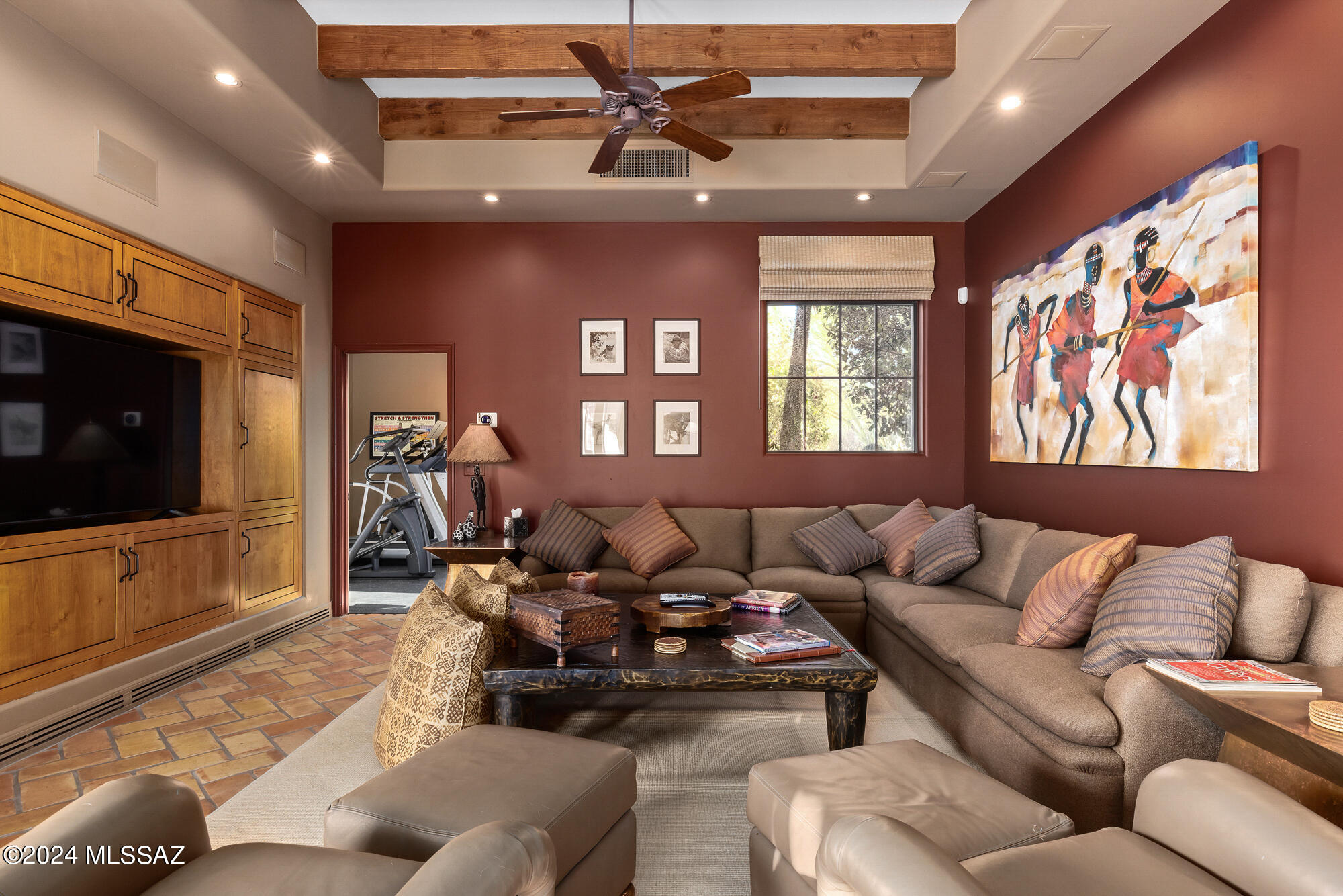 4919 N La Lomita