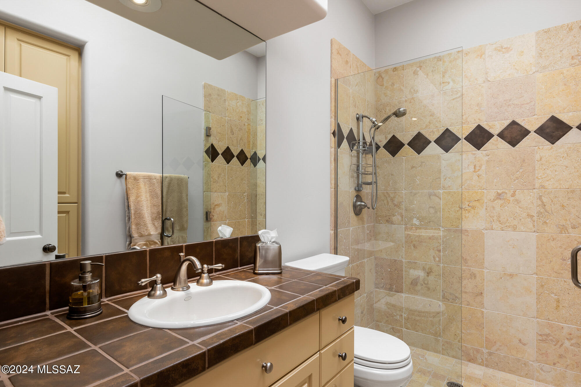 4919 N La Lomita