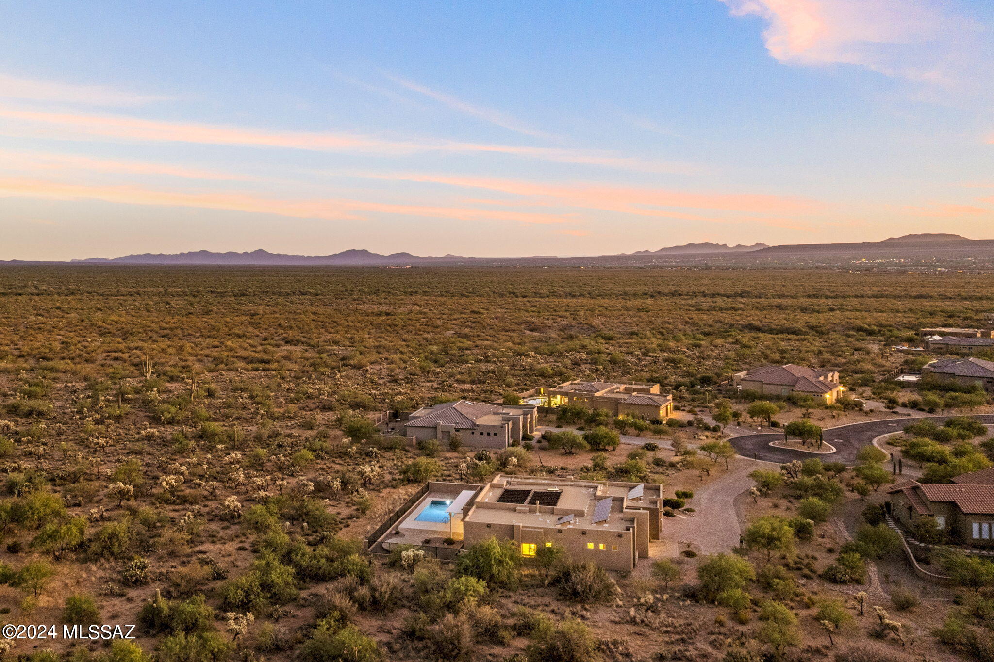 2661 E Old Stone House Trail