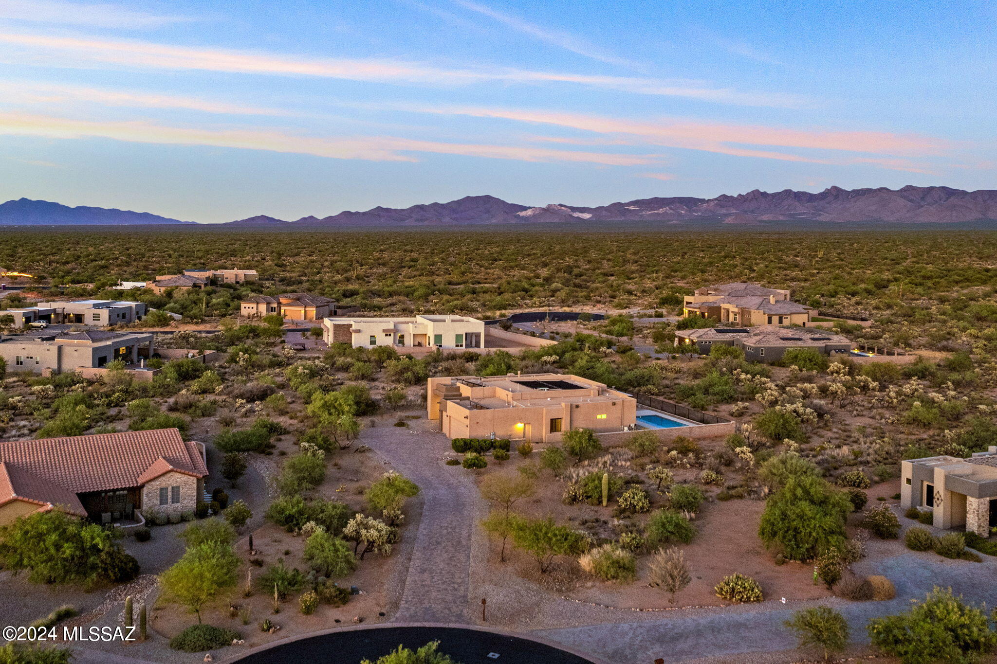 2661 E Old Stone House Trail
