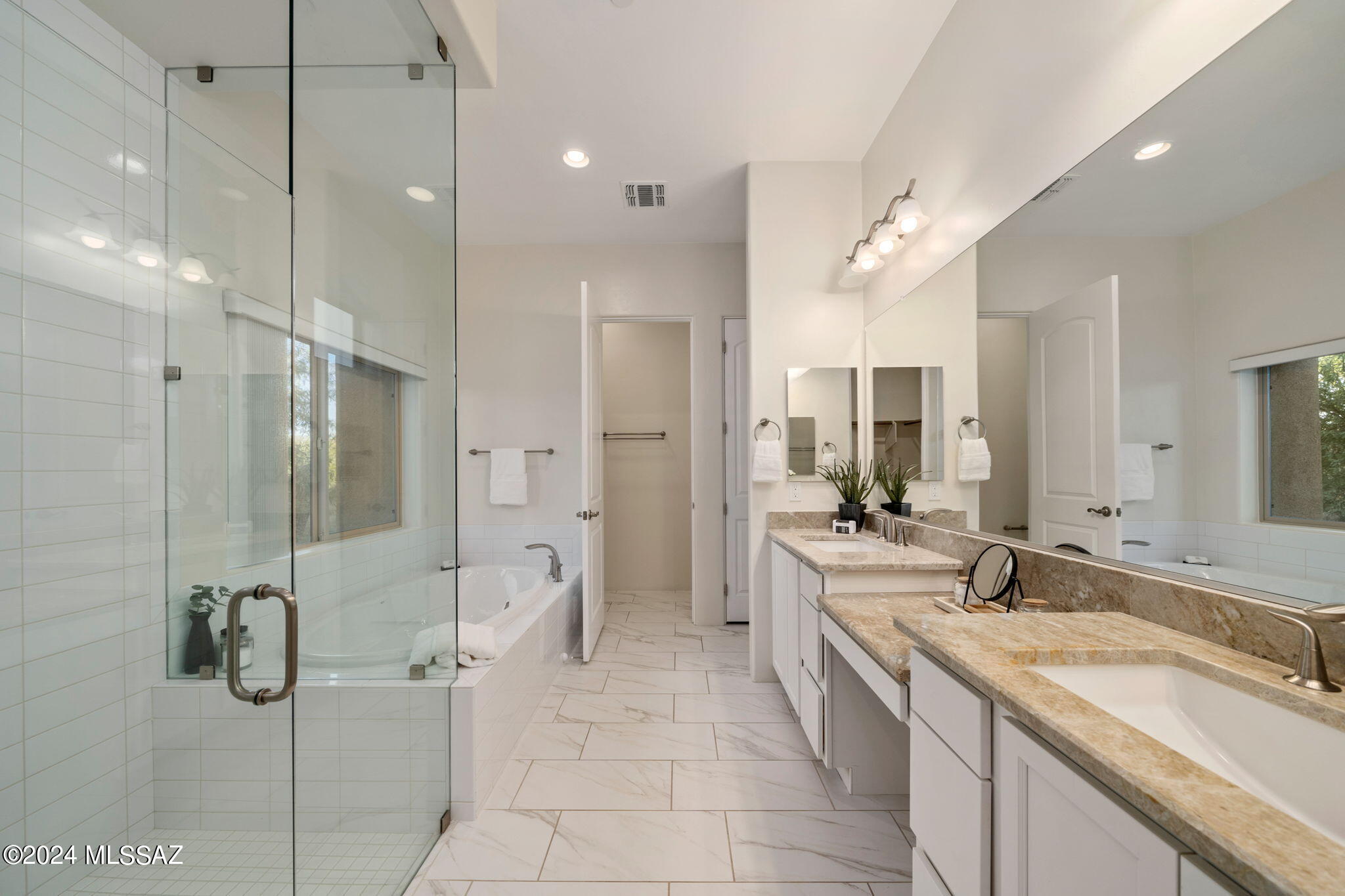 2661 E Old Stone House Trail