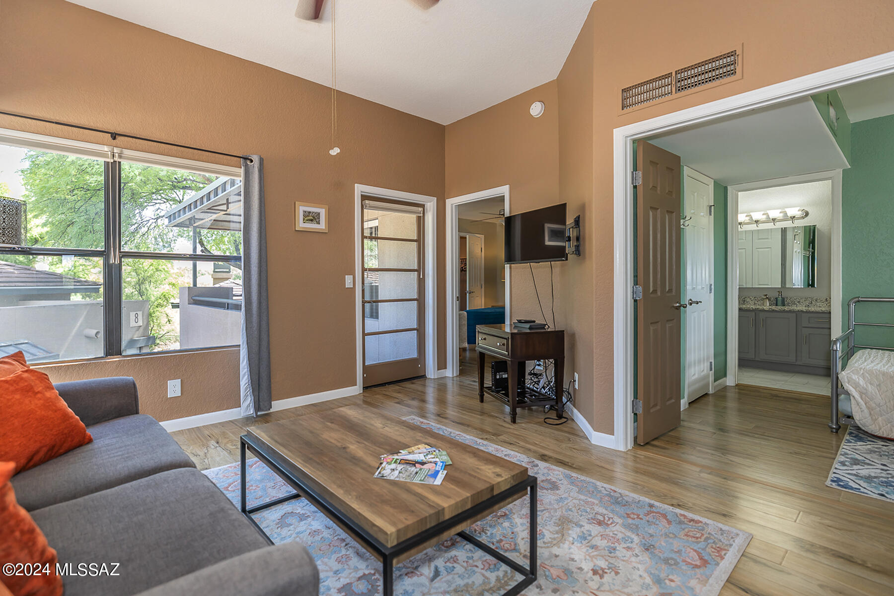 5800 N Kolb Road 7239