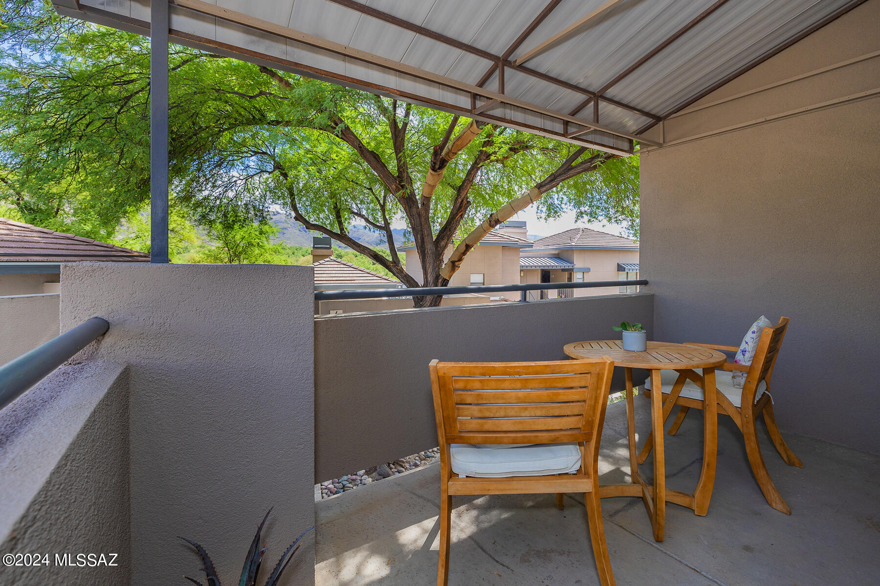 5800 N Kolb Road 7239