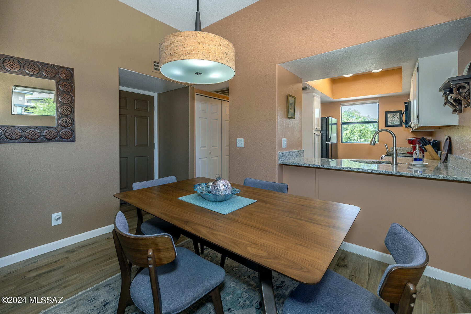 5800 N Kolb Road 7239