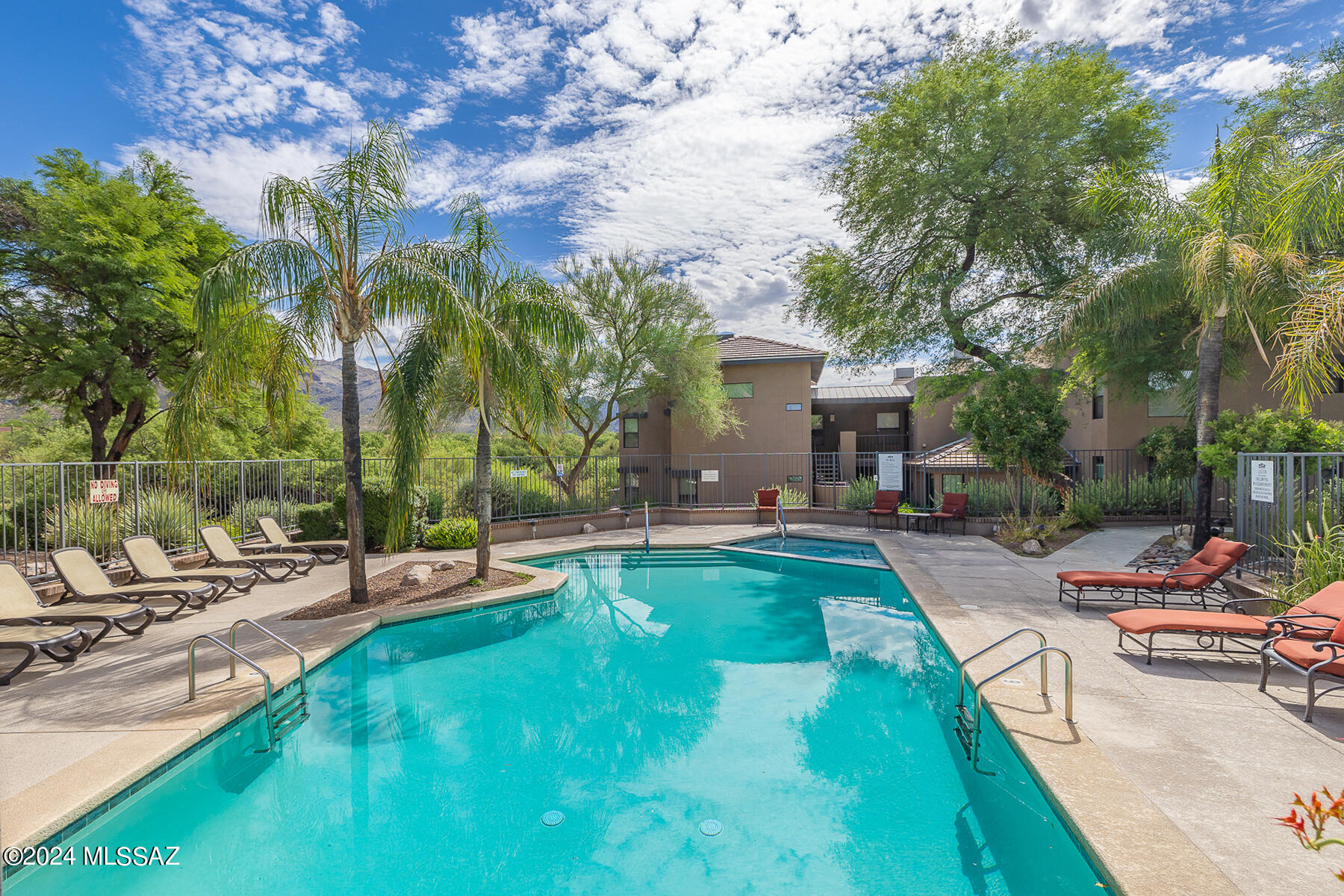 5800 N Kolb Road 7239