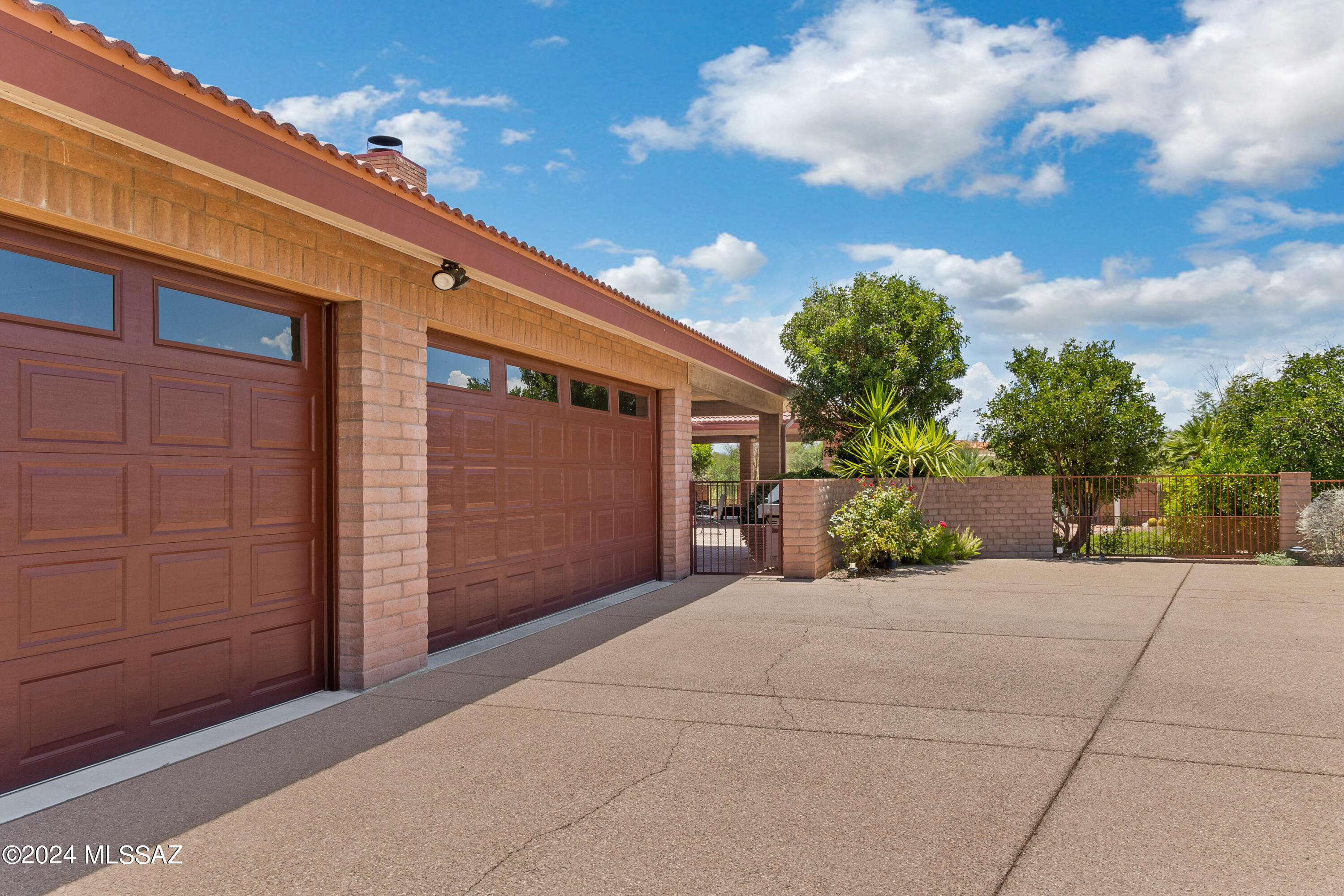 649 N Arizona Estates Loop