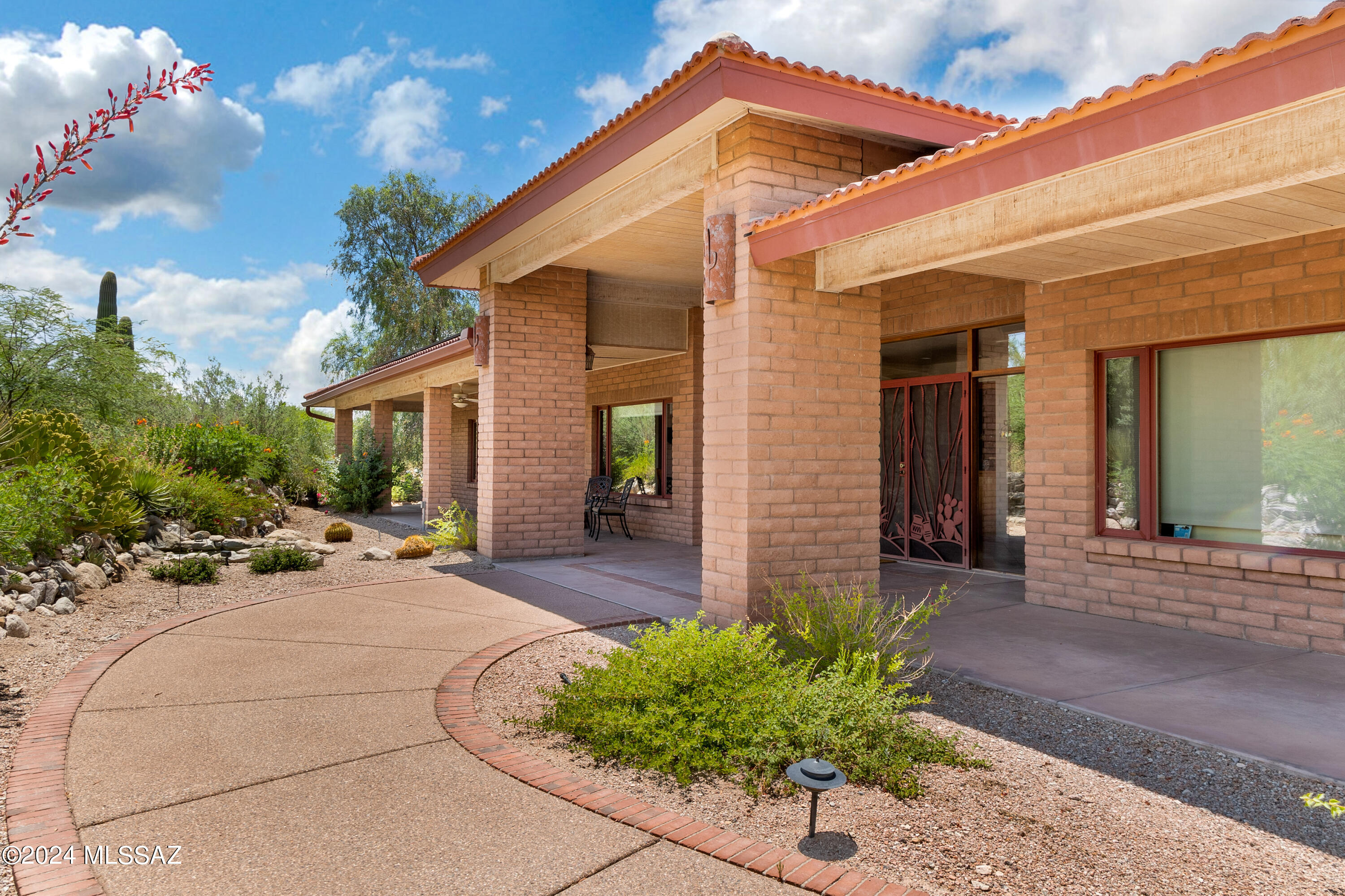 649 N Arizona Estates Loop