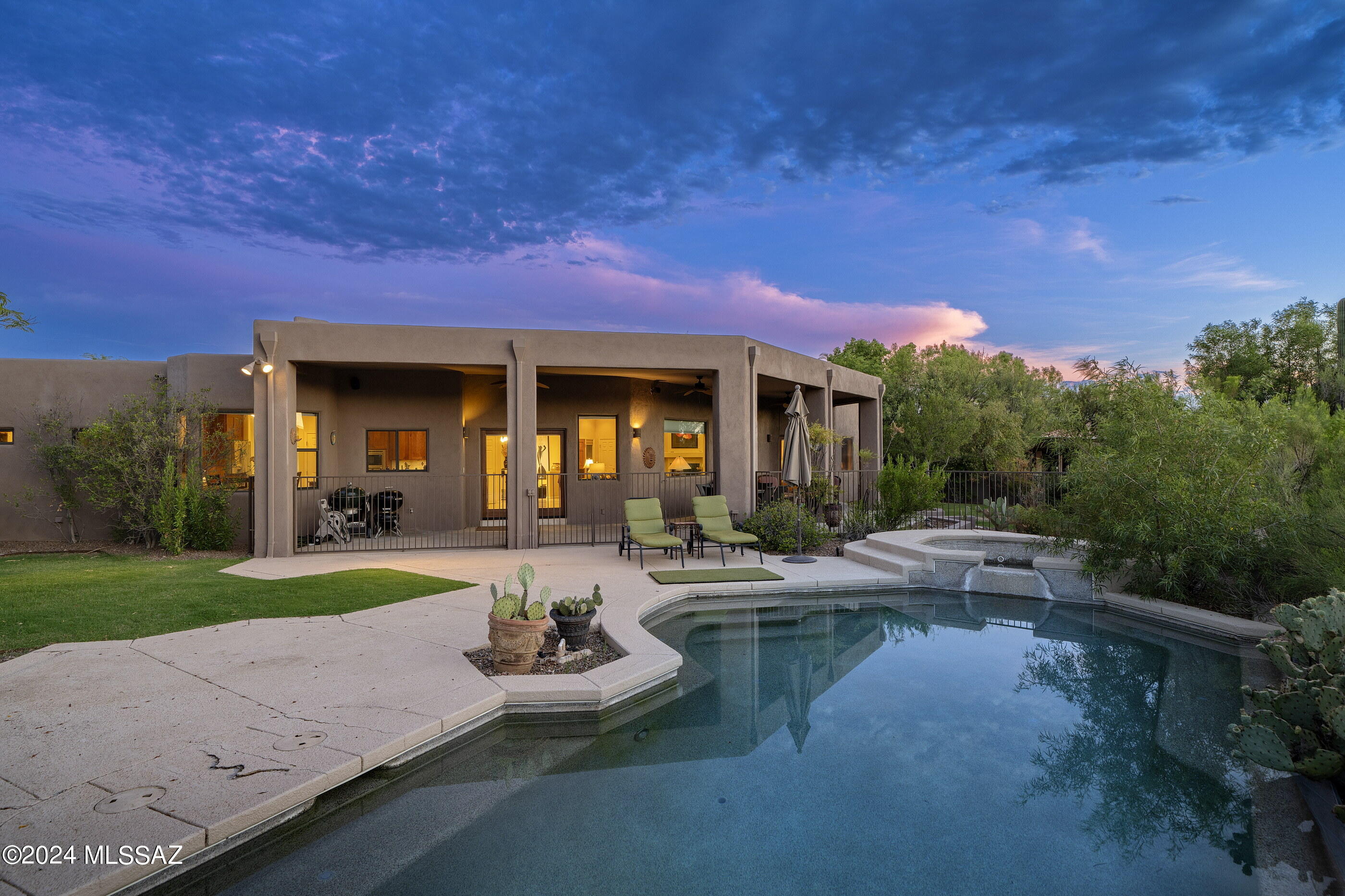5471 N Paseo Pescado