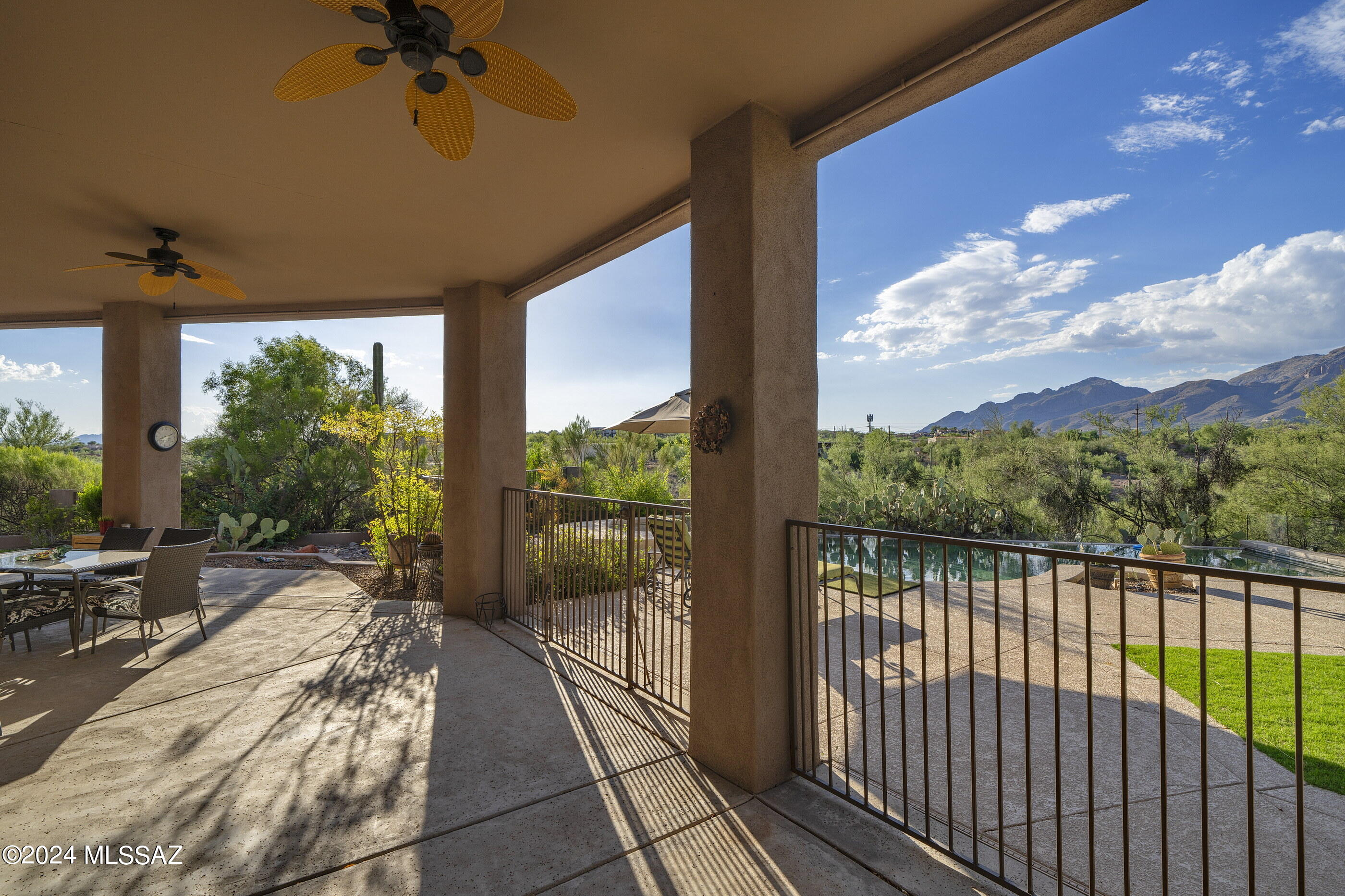 5471 N Paseo Pescado