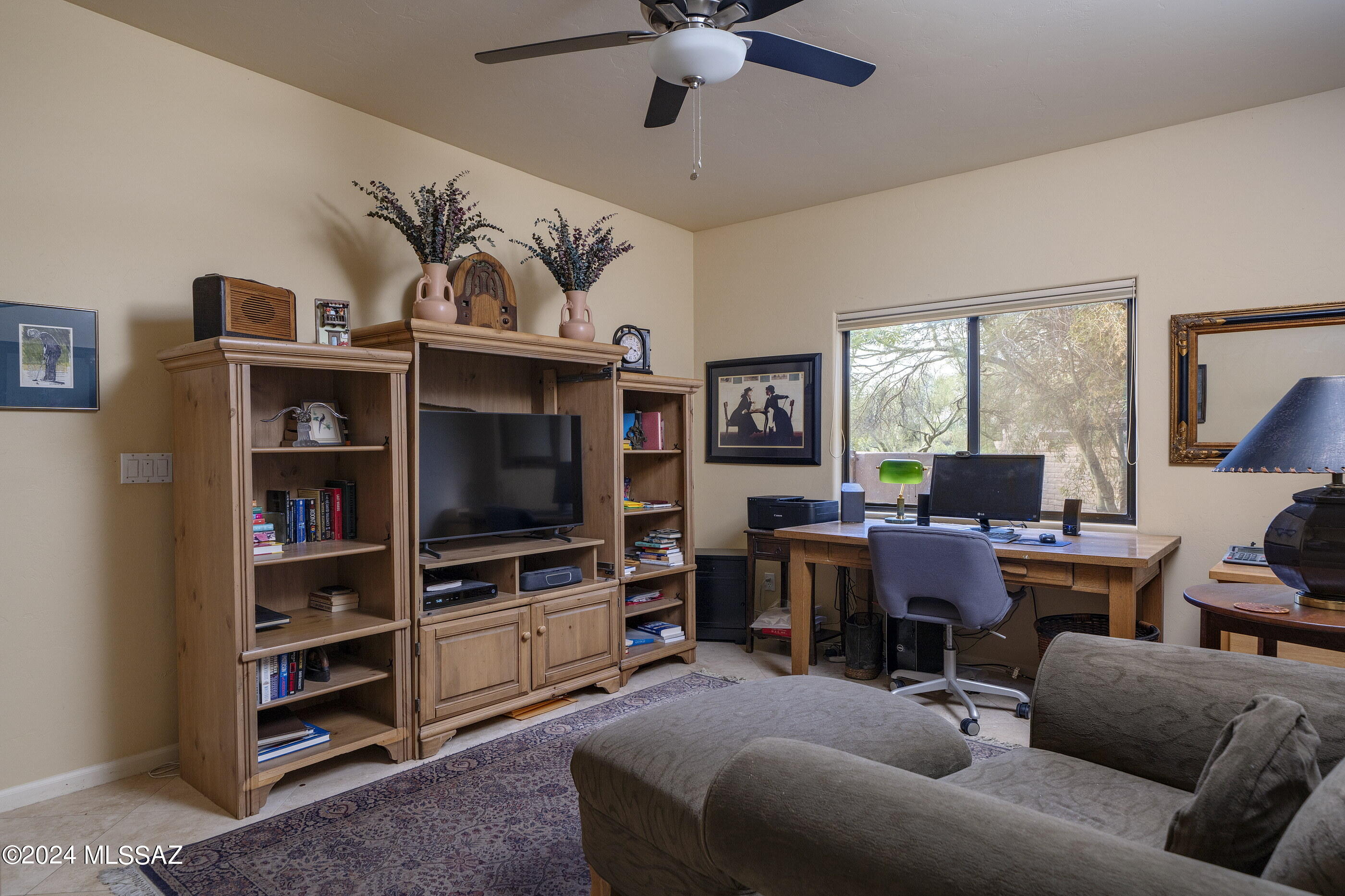 5471 N Paseo Pescado