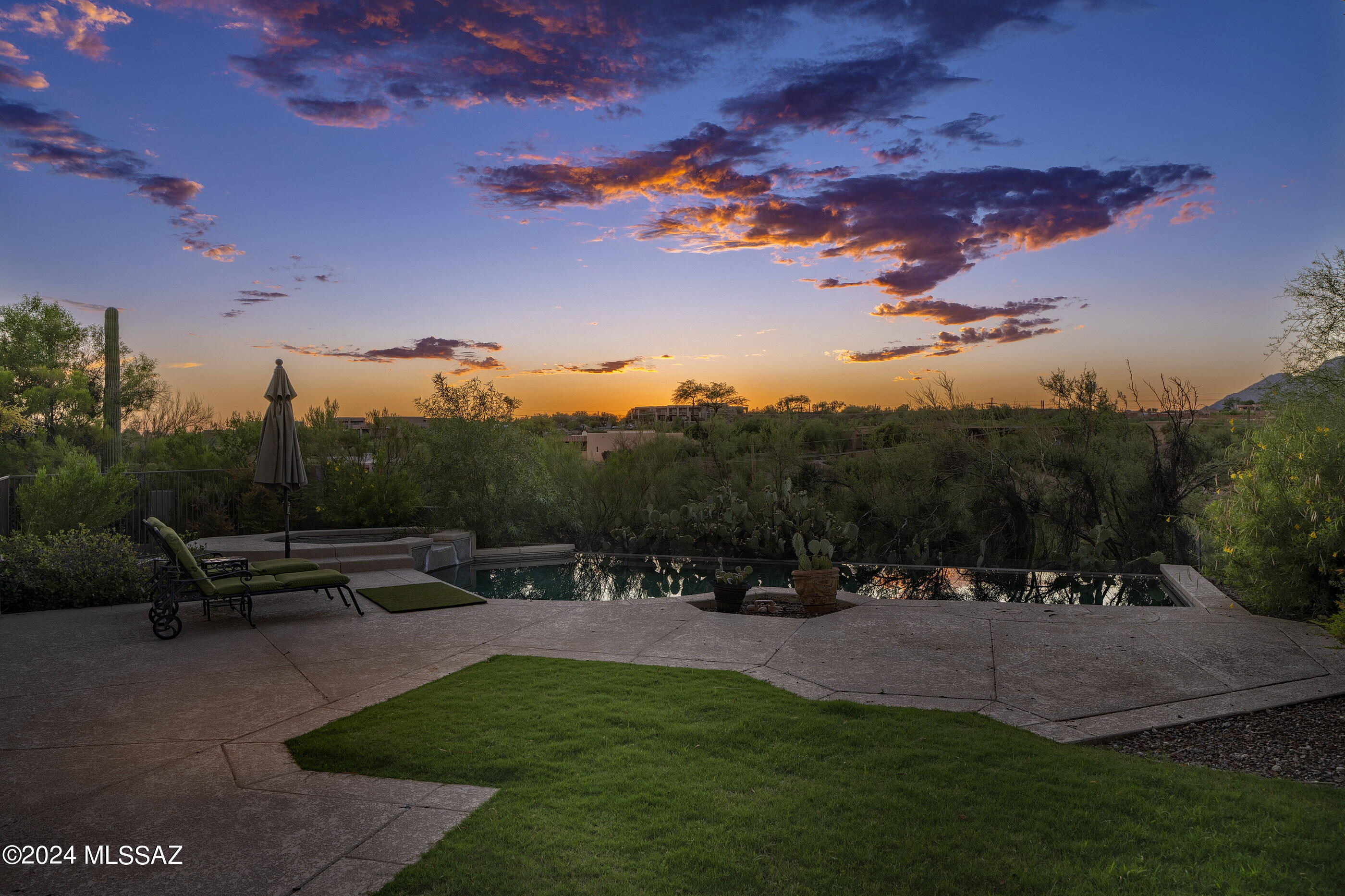 5471 N Paseo Pescado