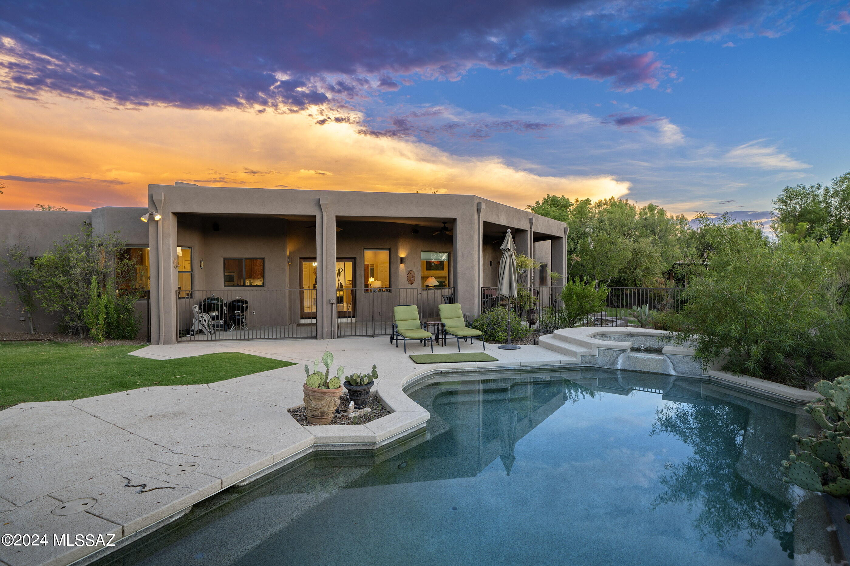 5471 N Paseo Pescado