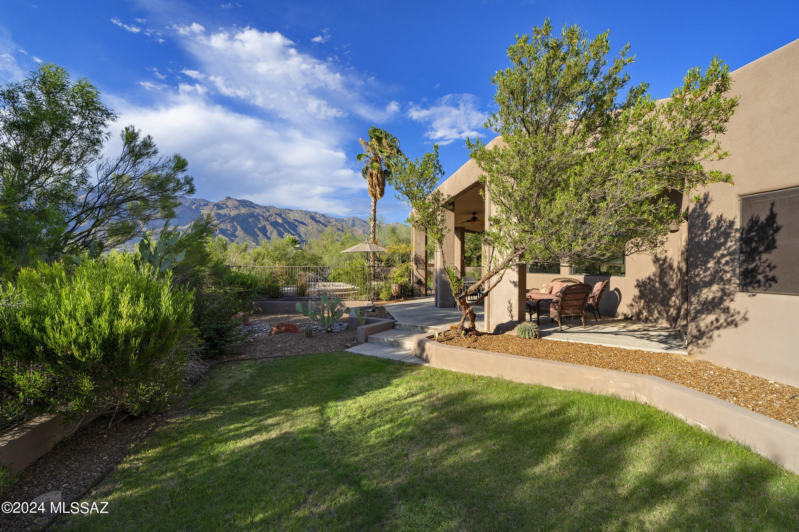 5471 N Paseo Pescado