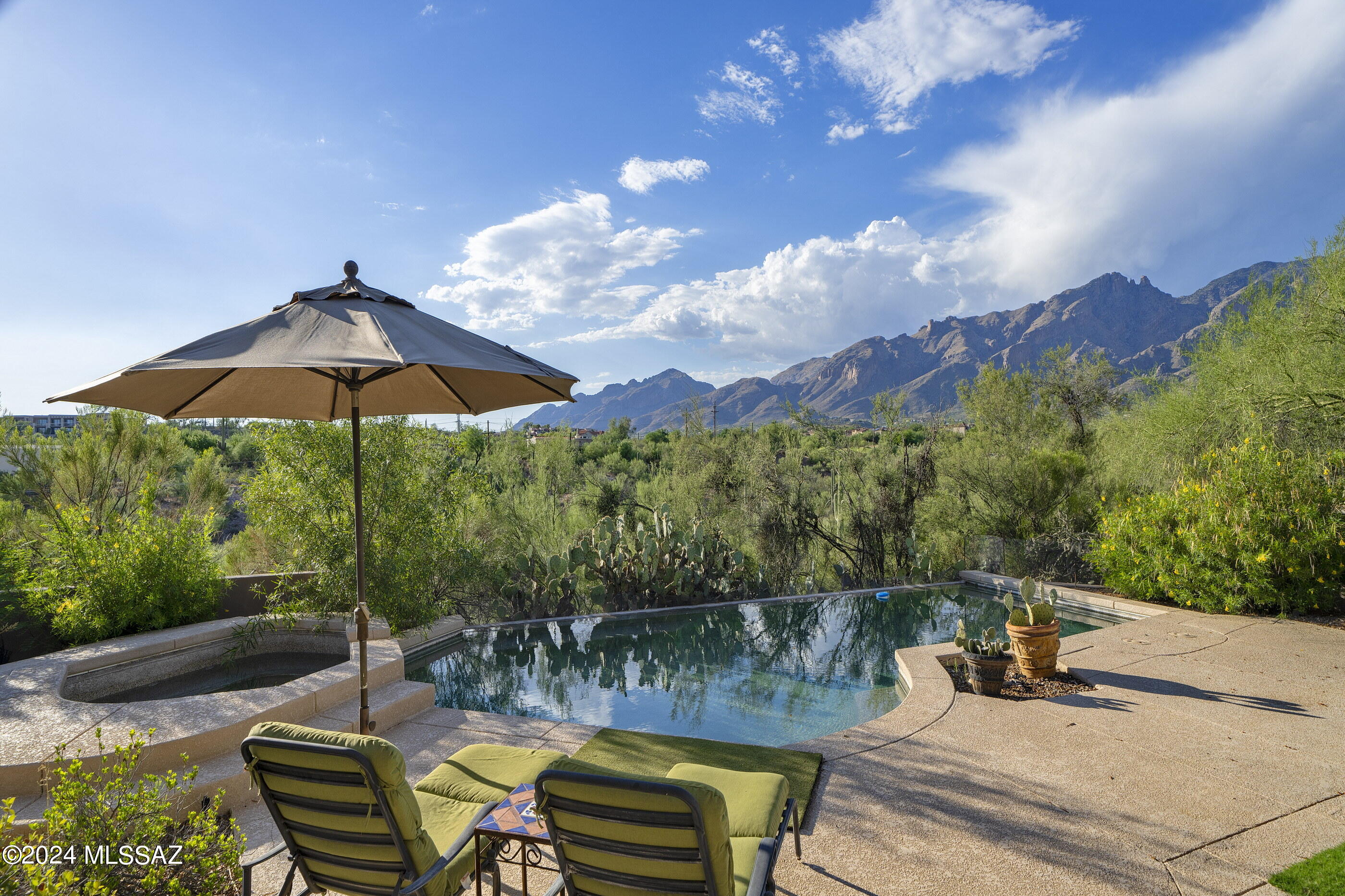 5471 N Paseo Pescado
