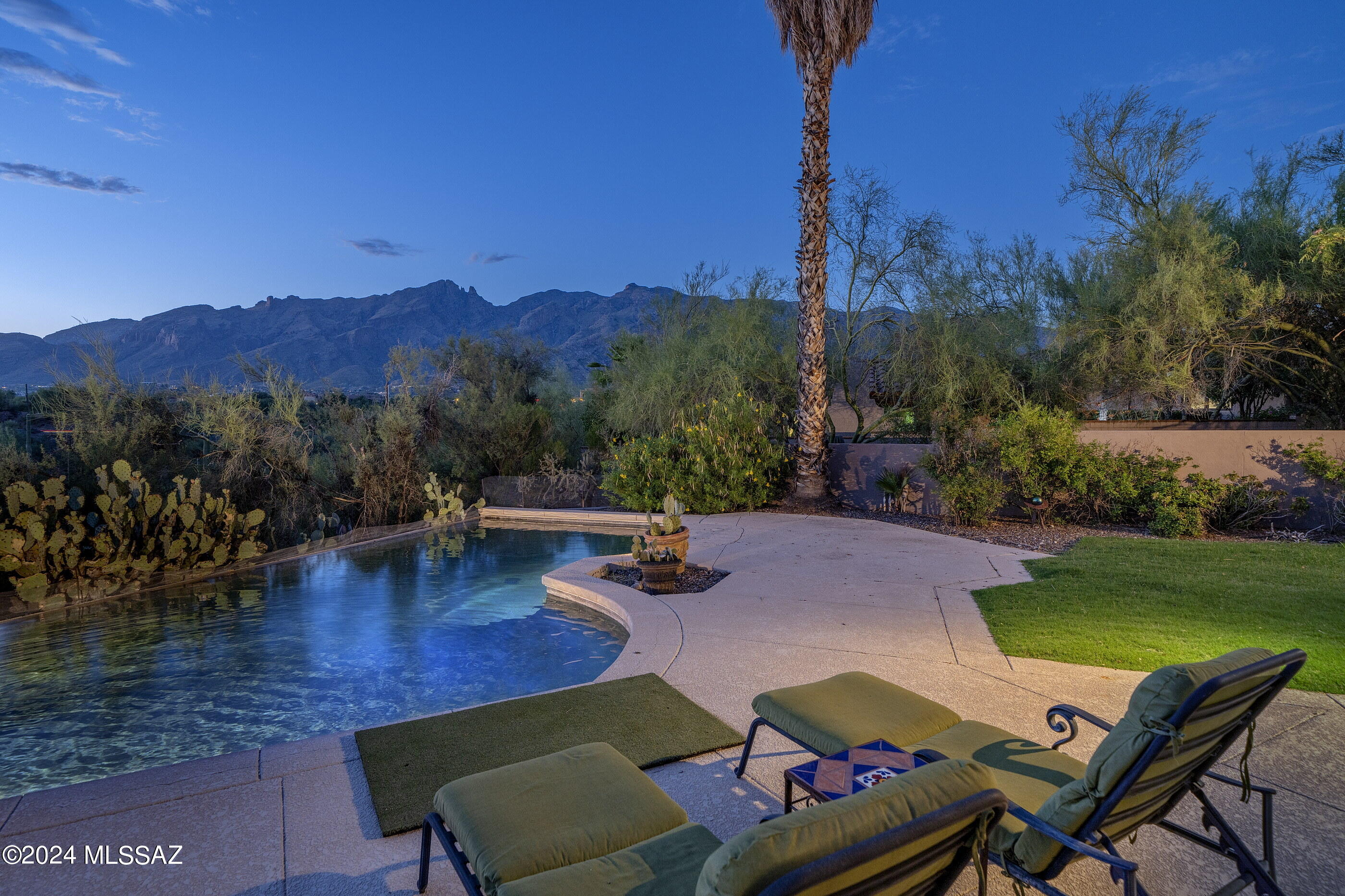 5471 N Paseo Pescado
