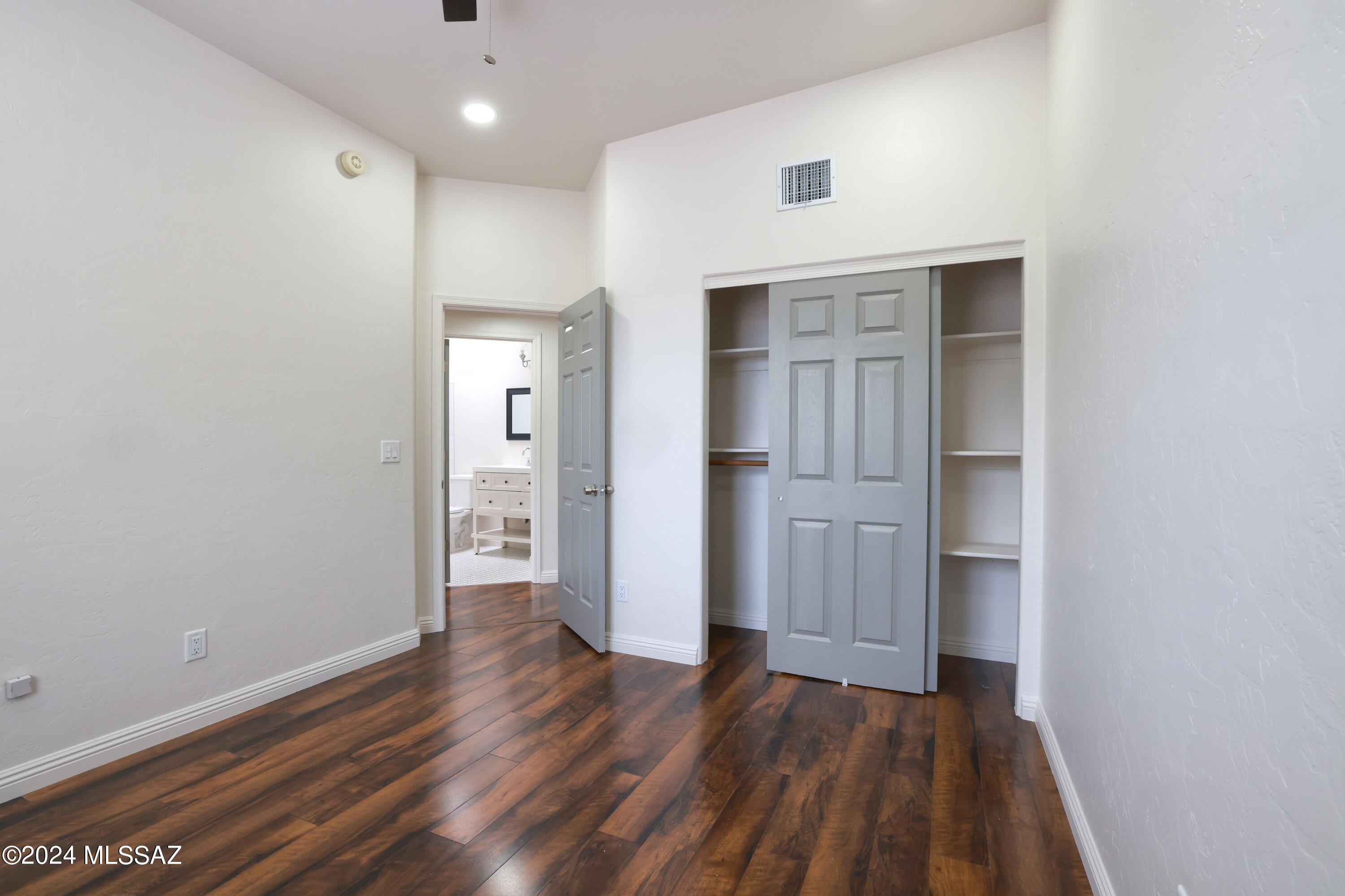 10192 N Tarheel Place