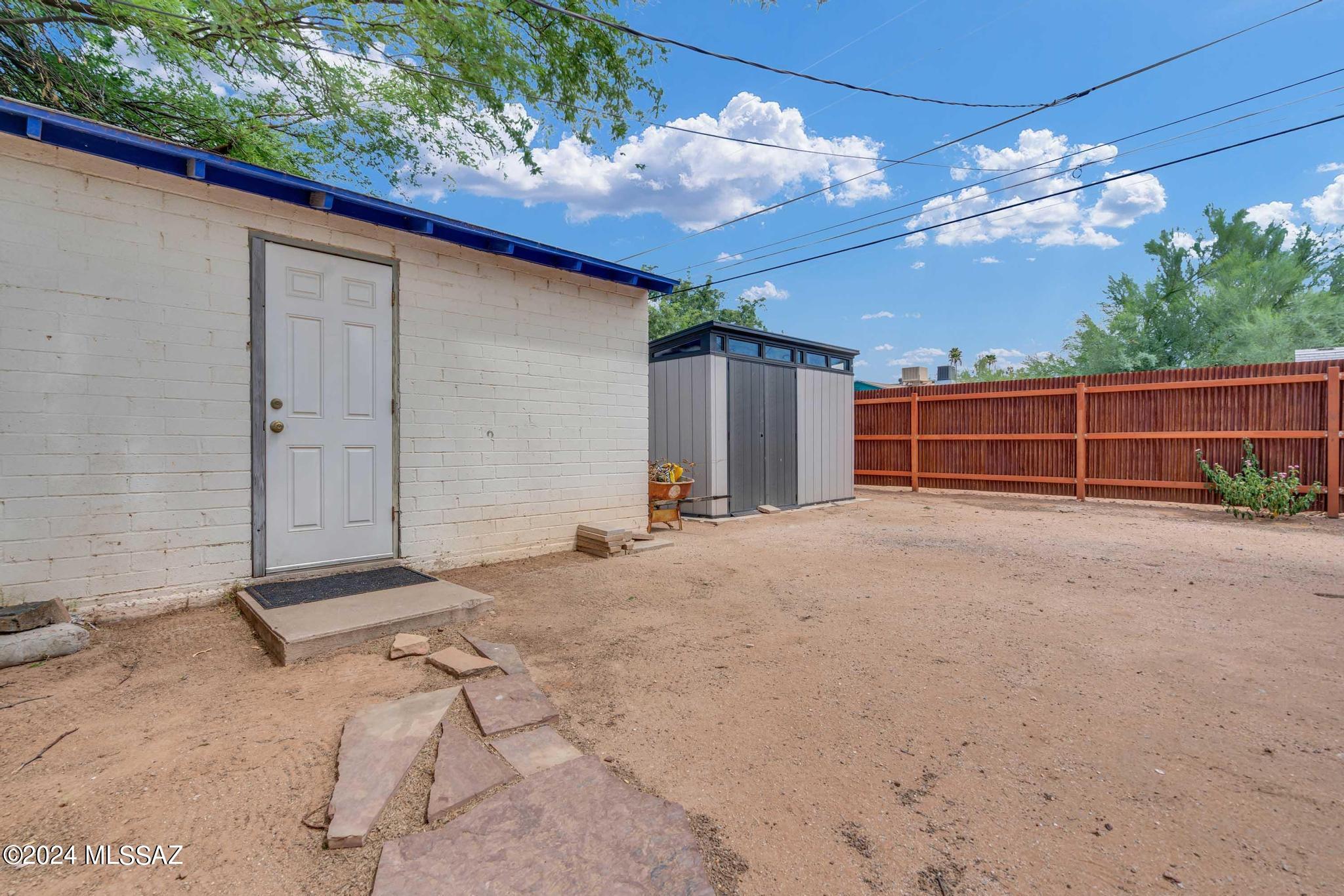 2920 E Cushman Drive