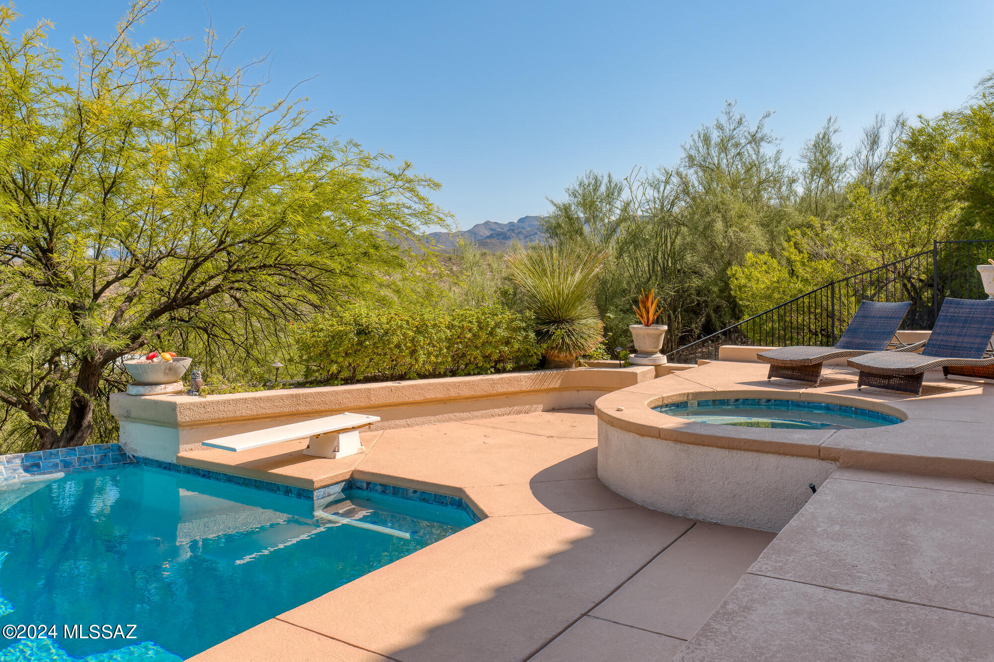 5135 W Paseo Del Campo