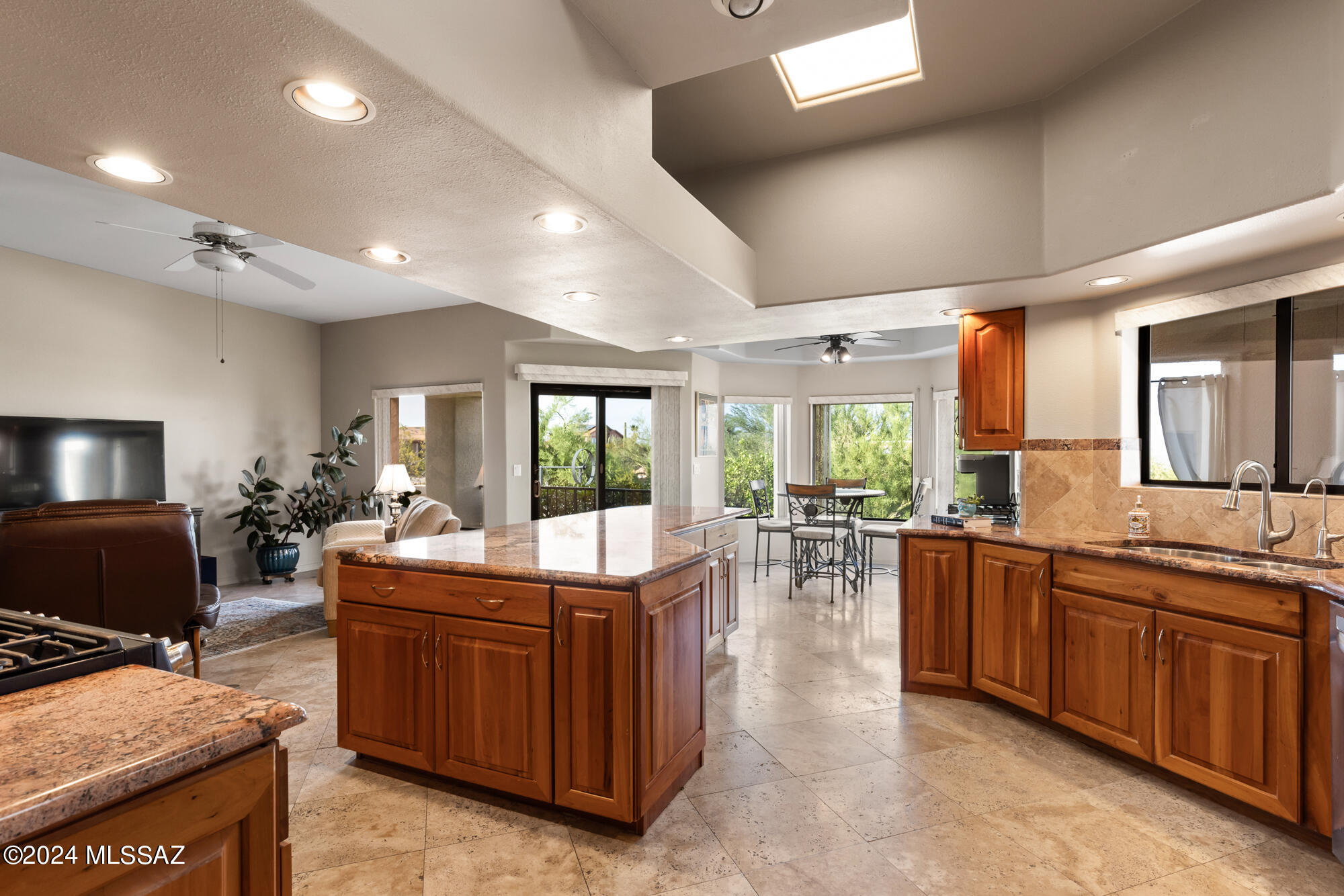 5135 W Paseo Del Campo