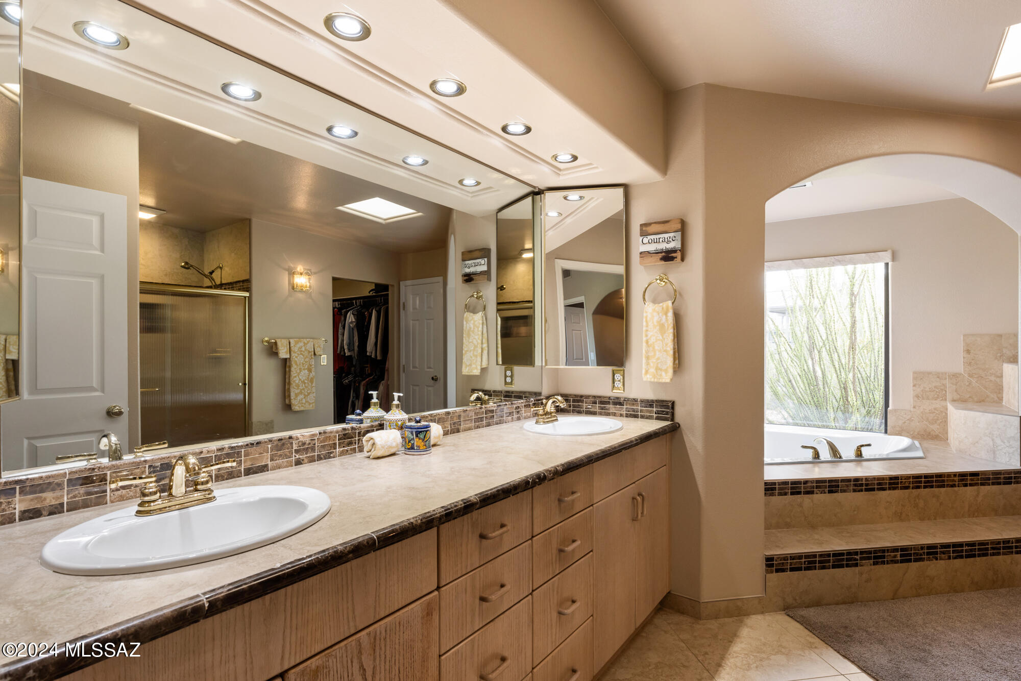 5135 W Paseo Del Campo