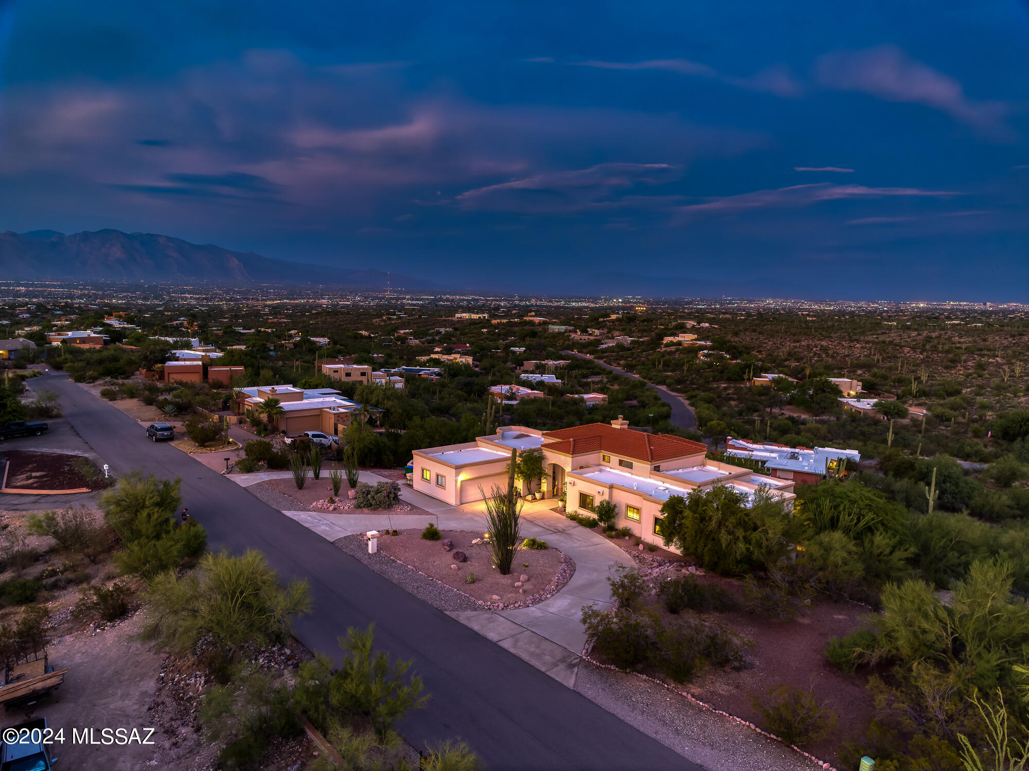 5135 W Paseo Del Campo