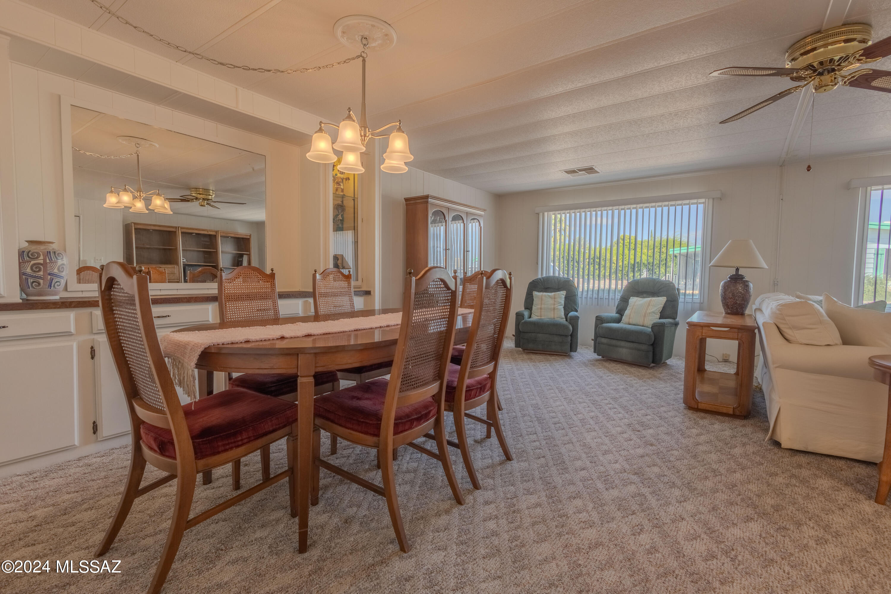 241 W Cumaro Drive