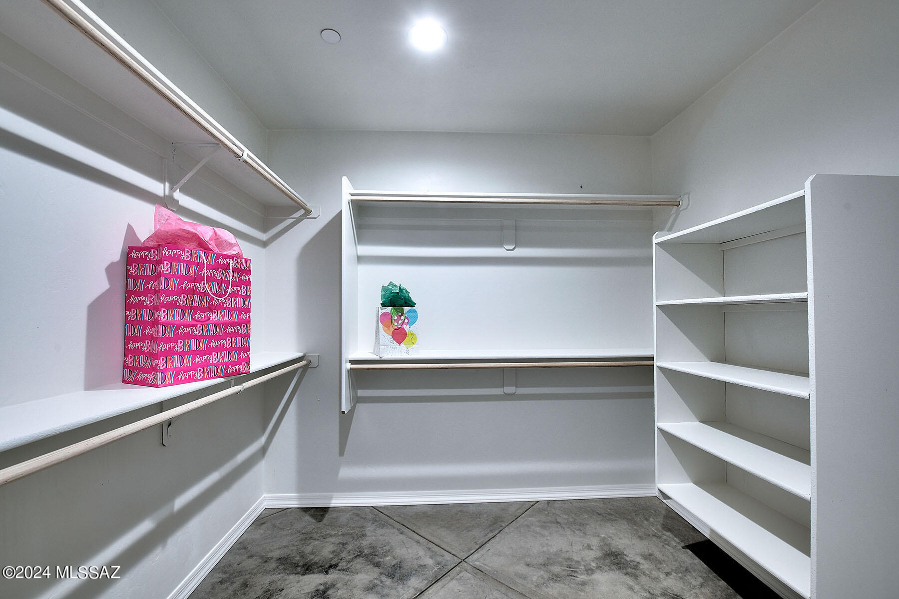 3016 S Corte Amarilla